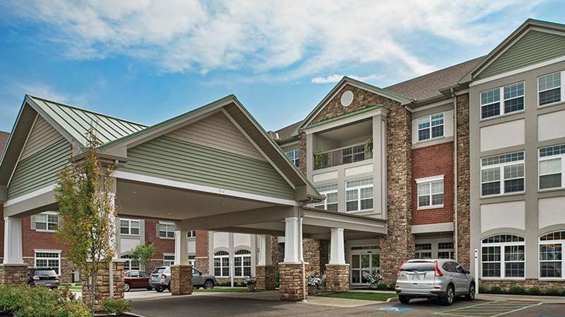 System.Collections.Generic.List`1[AFS.Common.Models.Photo] - Image 1