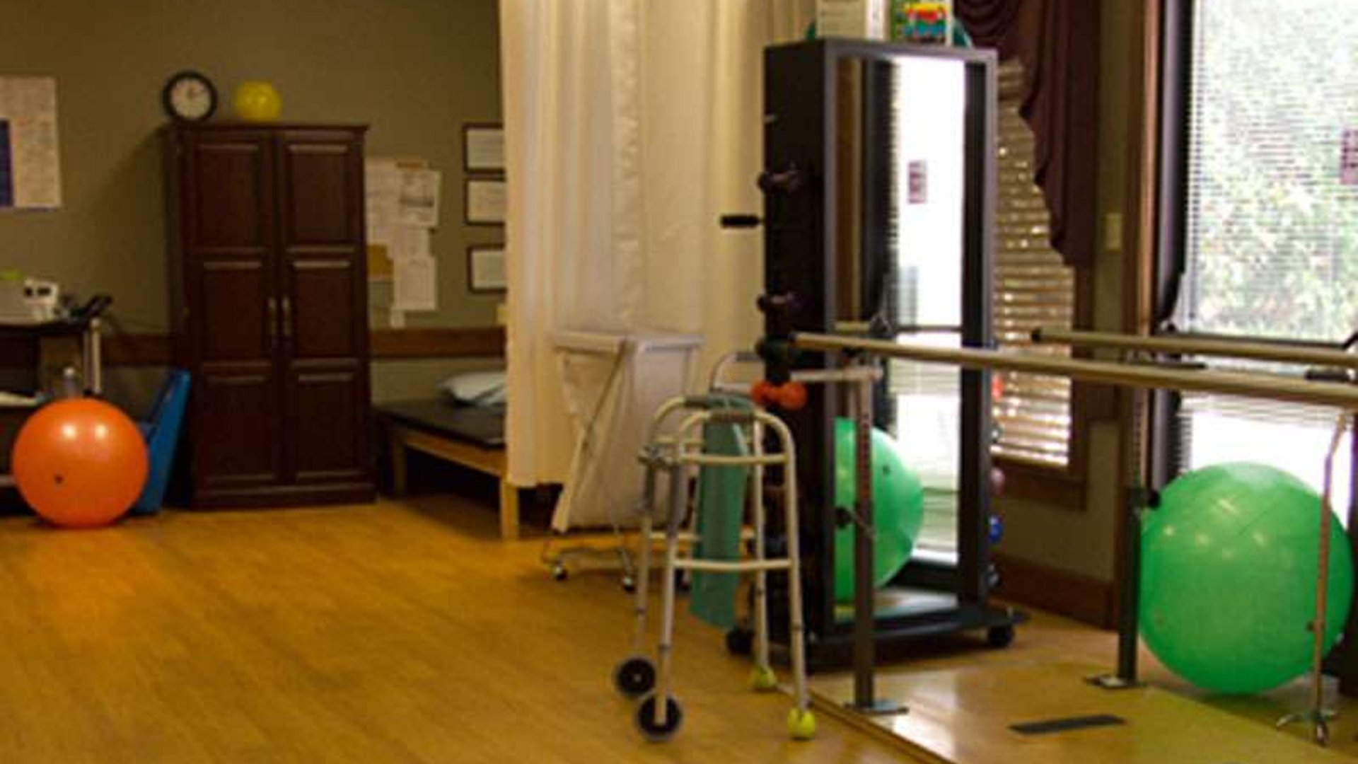 System.Collections.Generic.List`1[AFS.Common.Models.Photo] - Image 3