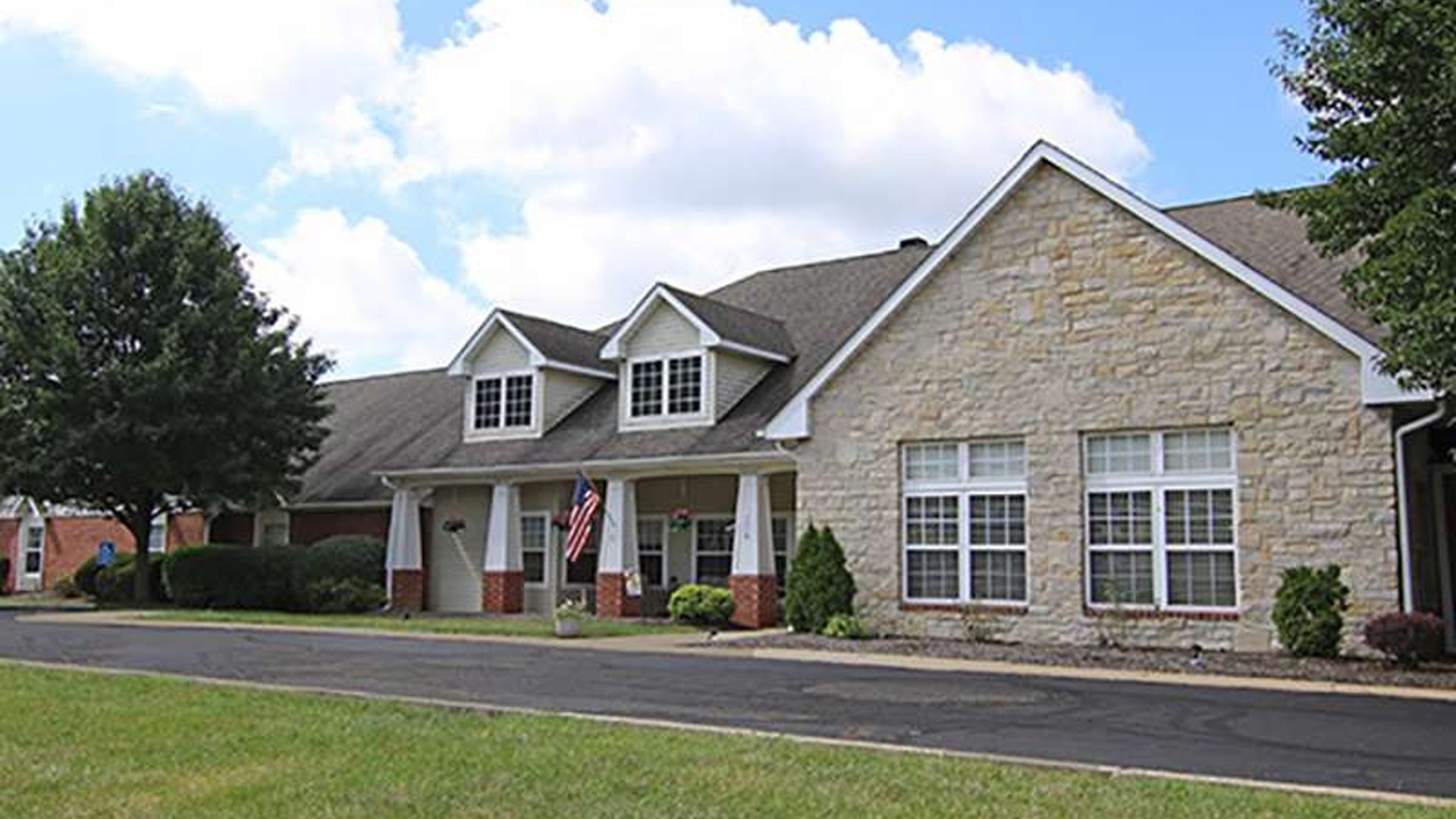 System.Collections.Generic.List`1[AFS.Common.Models.Photo] - Image 1