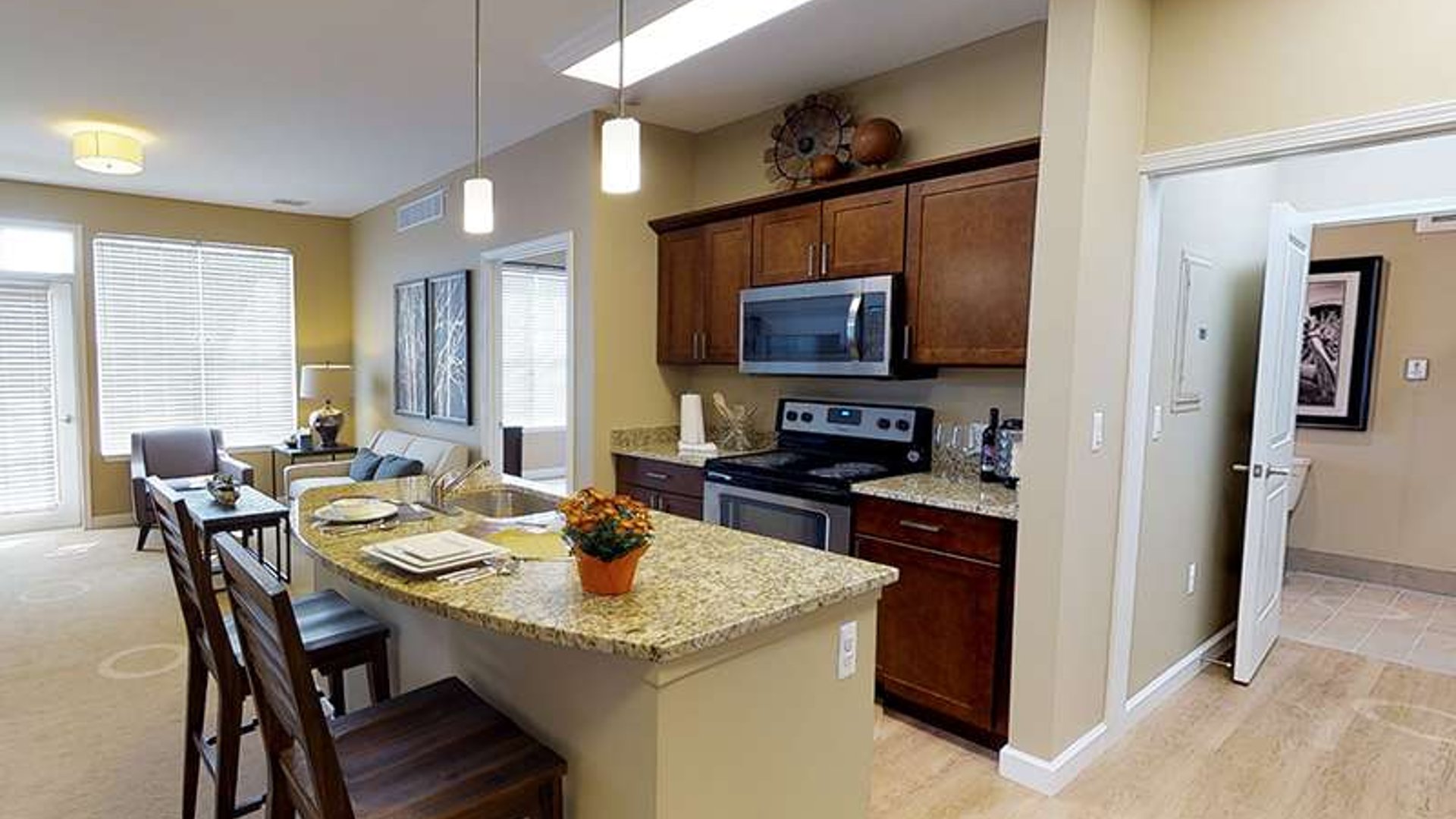 System.Collections.Generic.List`1[AFS.Common.Models.Photo] - Image 5