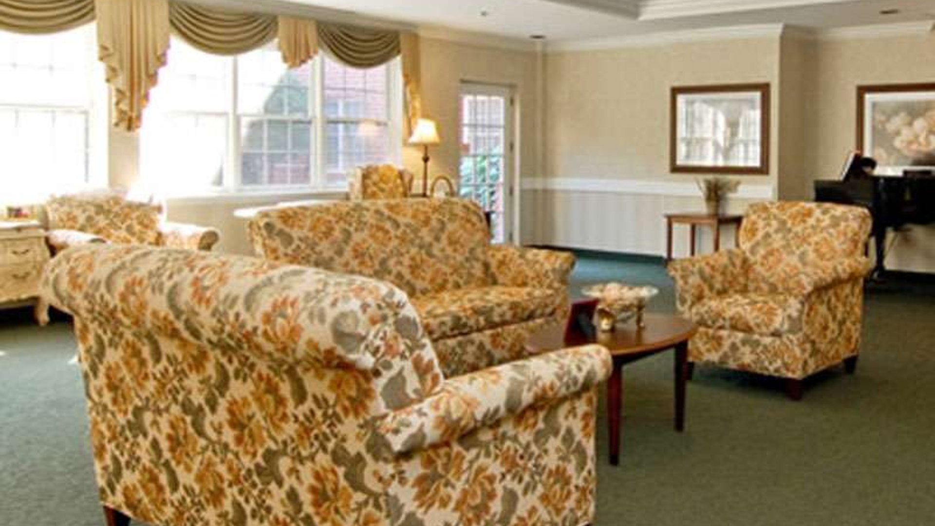 System.Collections.Generic.List`1[AFS.Common.Models.Photo] - Image 3