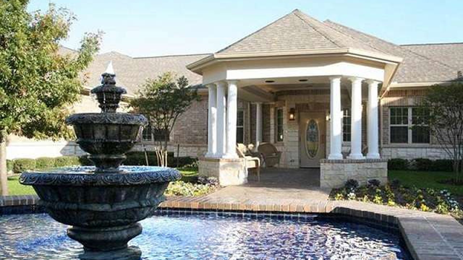 System.Collections.Generic.List`1[AFS.Common.Models.Photo] - Image 1