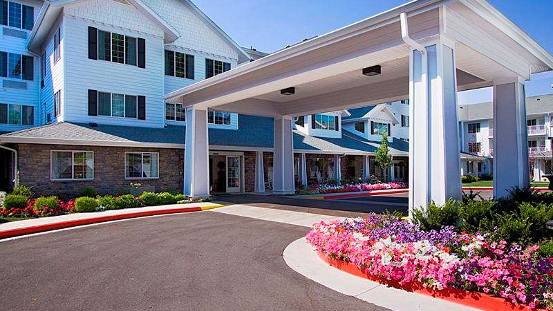 System.Collections.Generic.List`1[AFS.Common.Models.Photo] - Image 1