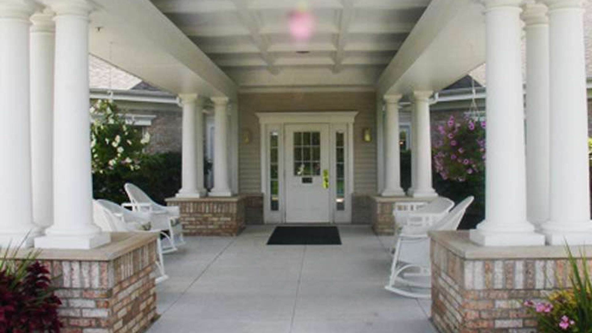 System.Collections.Generic.List`1[AFS.Common.Models.Photo] - Image 1