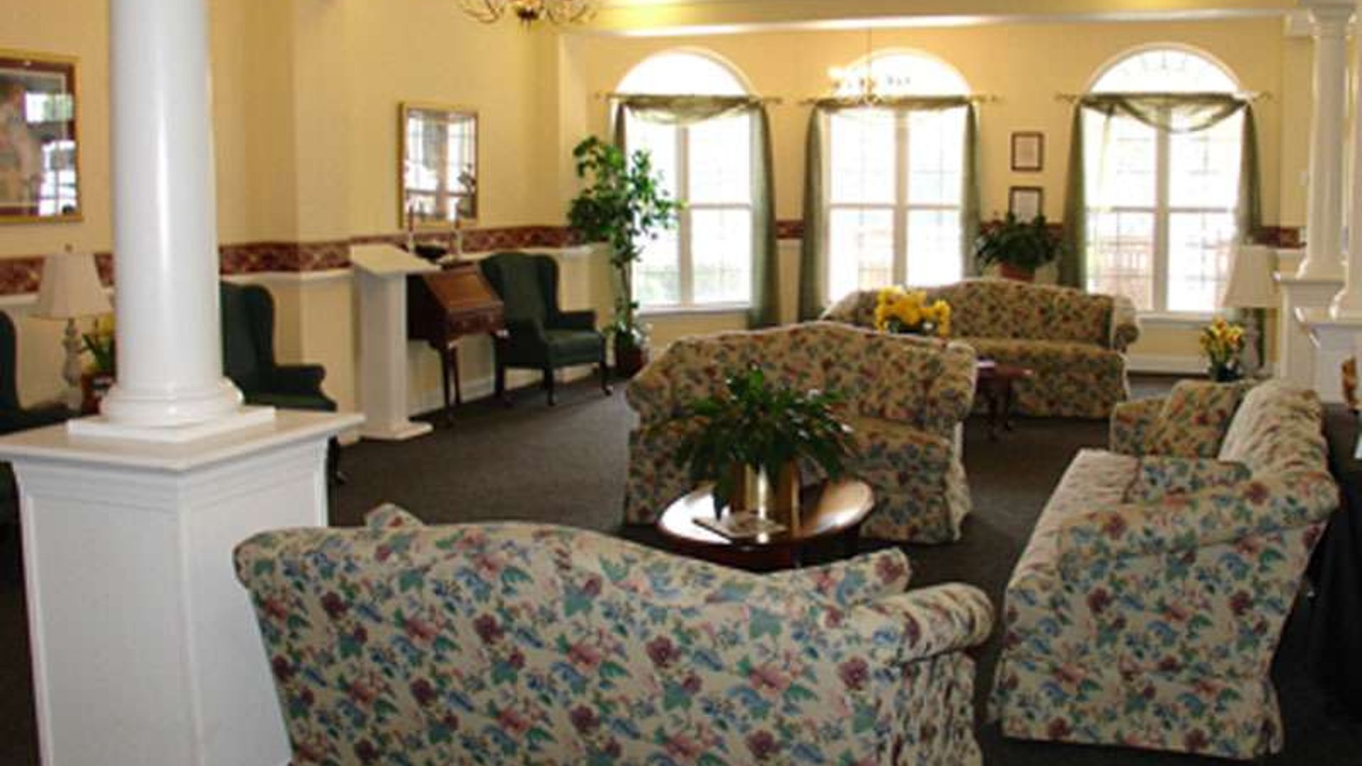 System.Collections.Generic.List`1[AFS.Common.Models.Photo] - Image 2