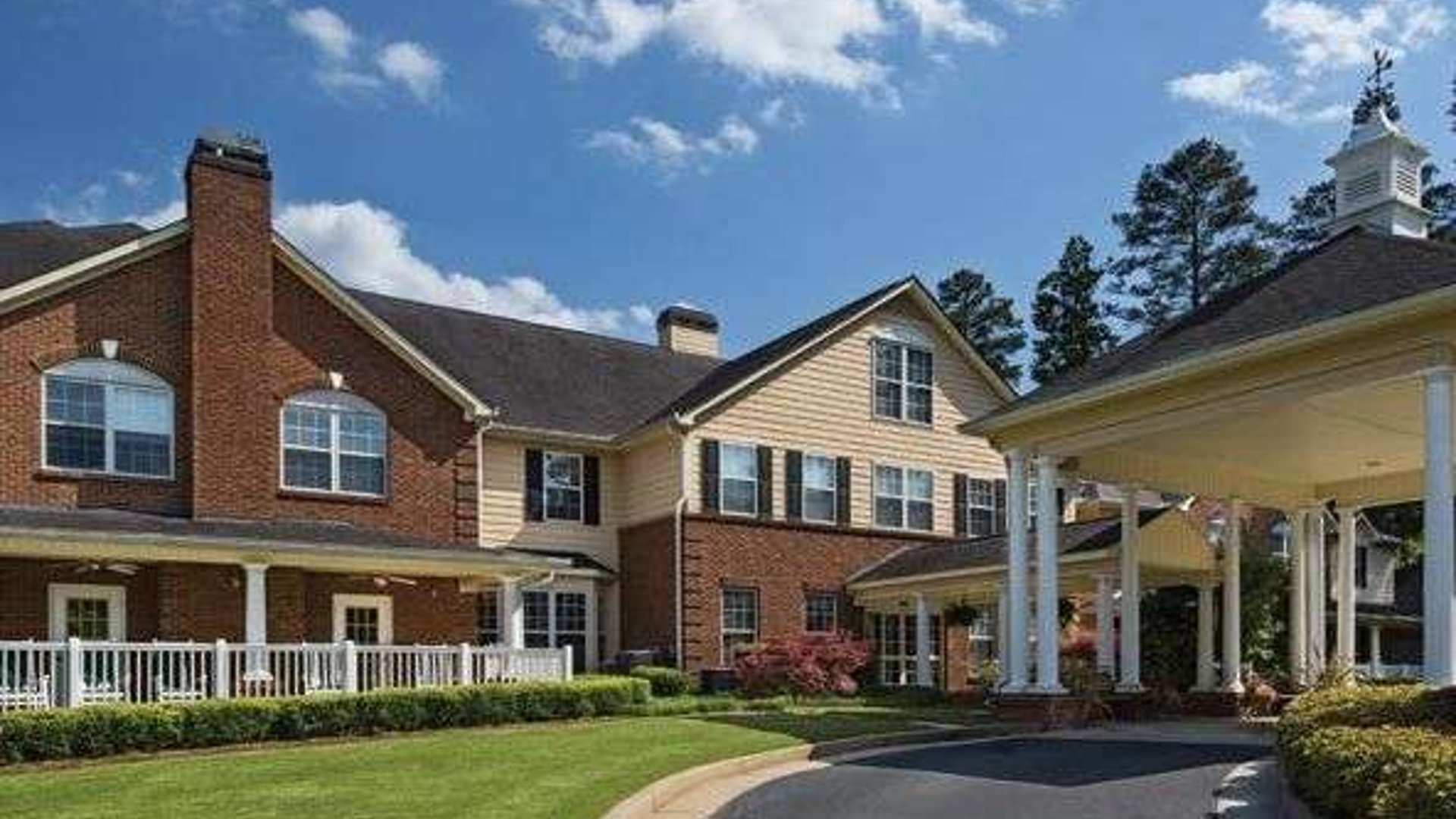 System.Collections.Generic.List`1[AFS.Common.Models.Photo] - Image 1