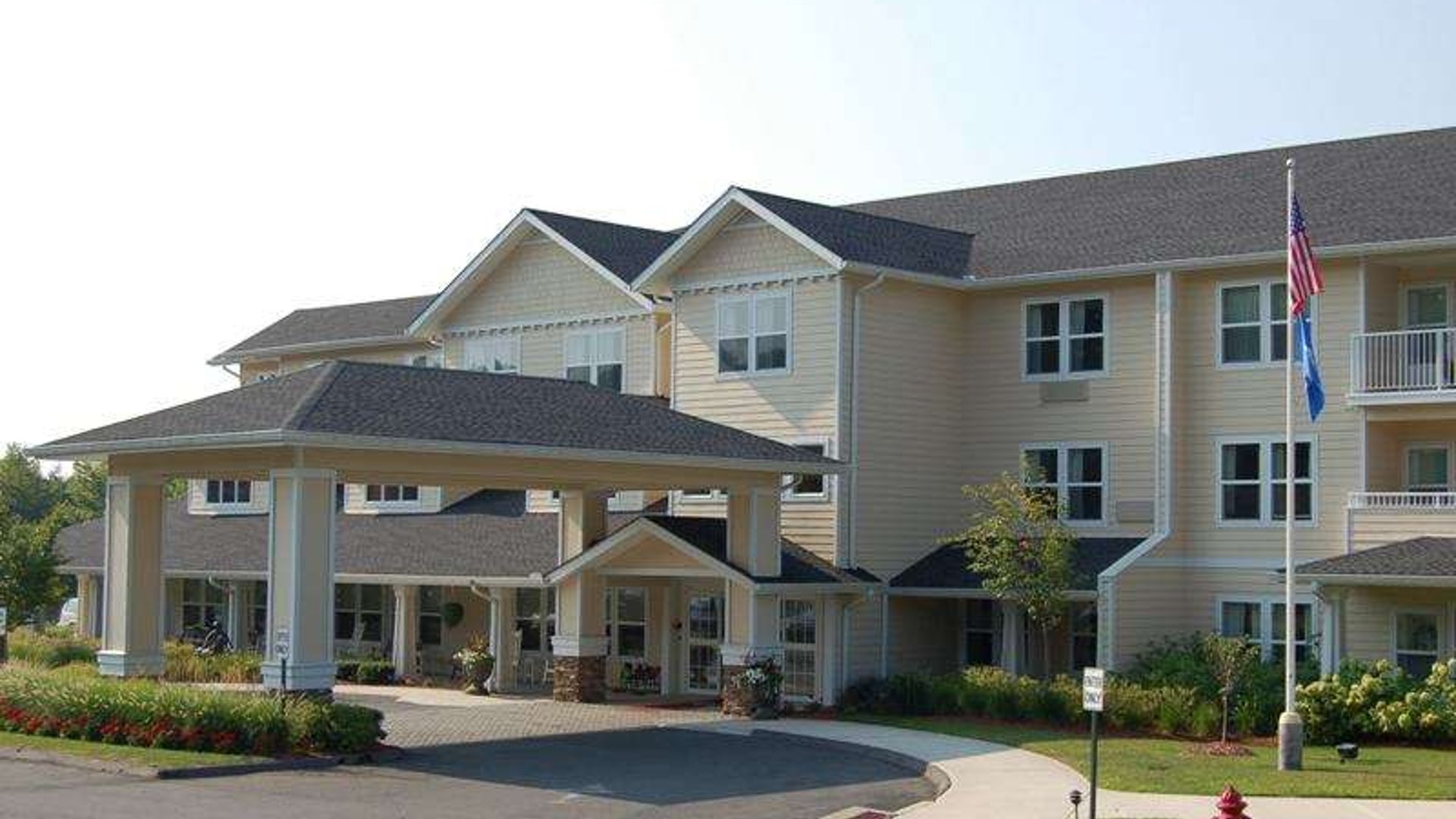 System.Collections.Generic.List`1[AFS.Common.Models.Photo] - Image 1