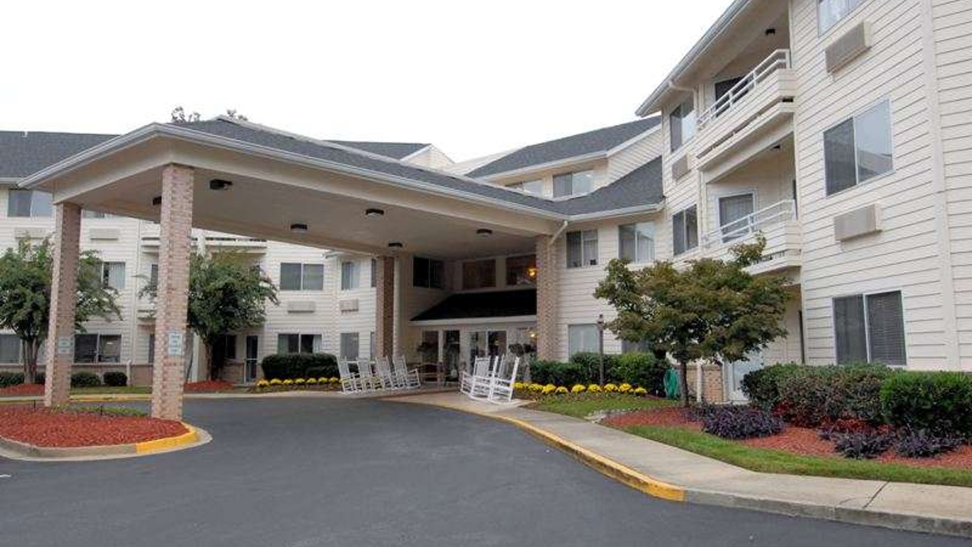 System.Collections.Generic.List`1[AFS.Common.Models.Photo] - Image 1