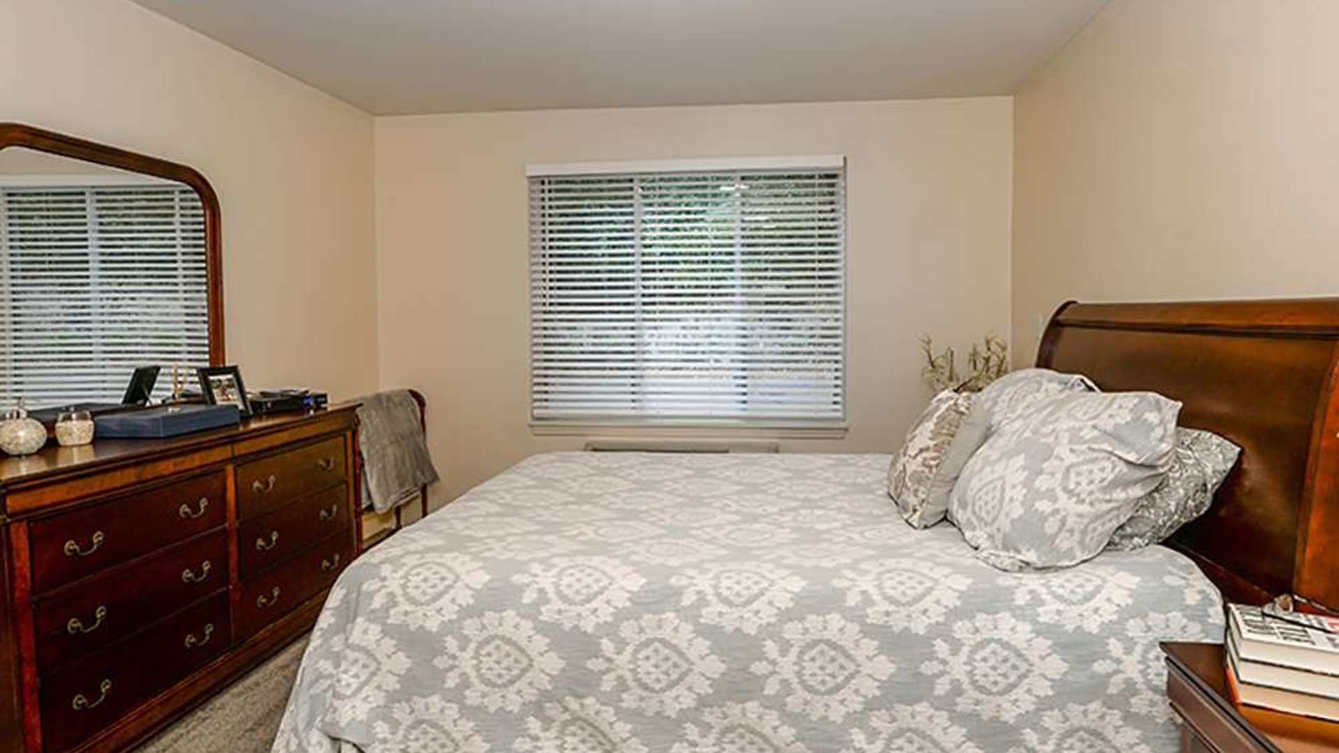 System.Collections.Generic.List`1[AFS.Common.Models.Photo] - Image 5