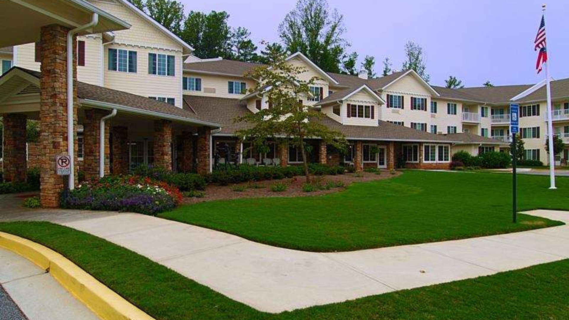 System.Collections.Generic.List`1[AFS.Common.Models.Photo] - Image 6