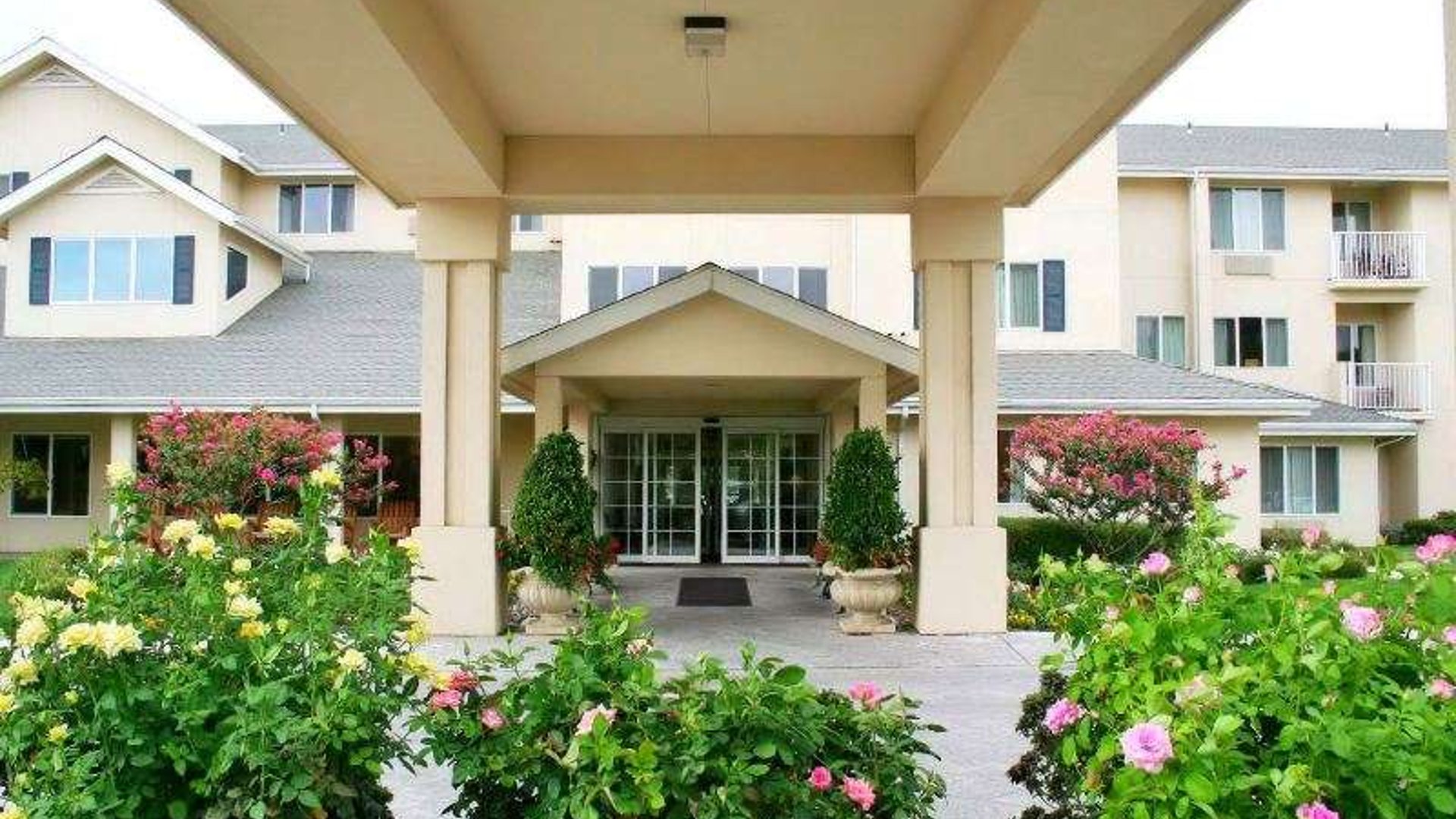 System.Collections.Generic.List`1[AFS.Common.Models.Photo] - Image 1