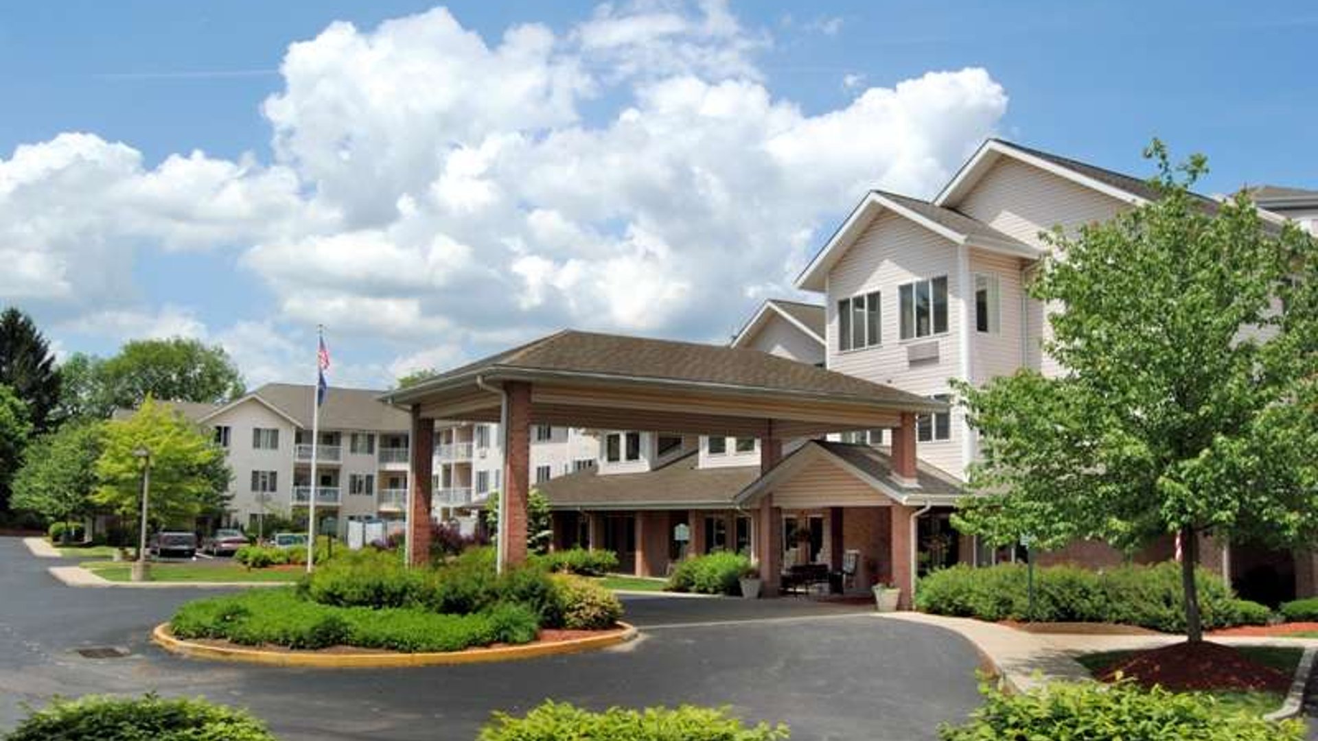 System.Collections.Generic.List`1[AFS.Common.Models.Photo] - Image 1