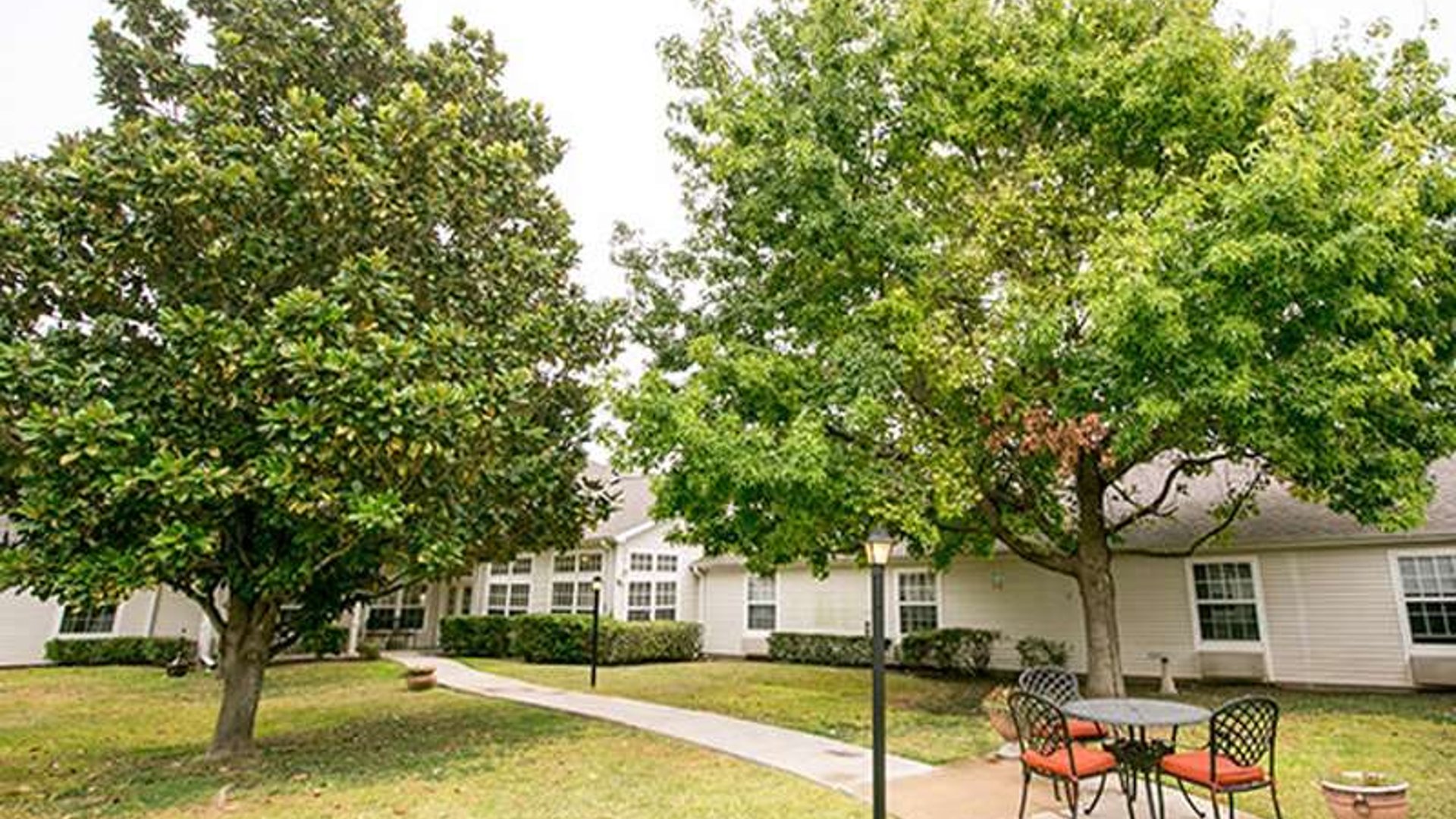 System.Collections.Generic.List`1[AFS.Common.Models.Photo] - Image 3