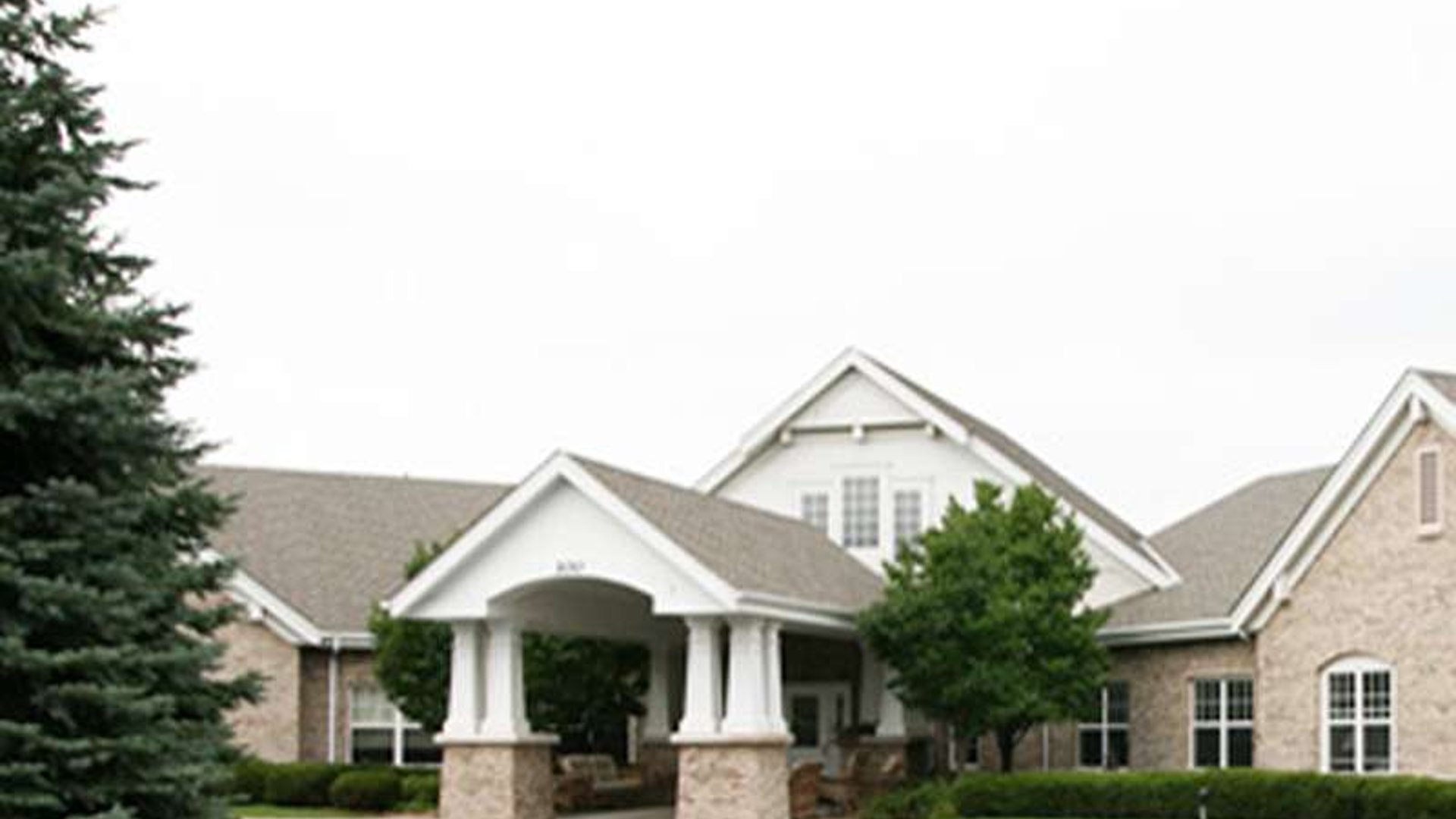 System.Collections.Generic.List`1[AFS.Common.Models.Photo] - Image 1