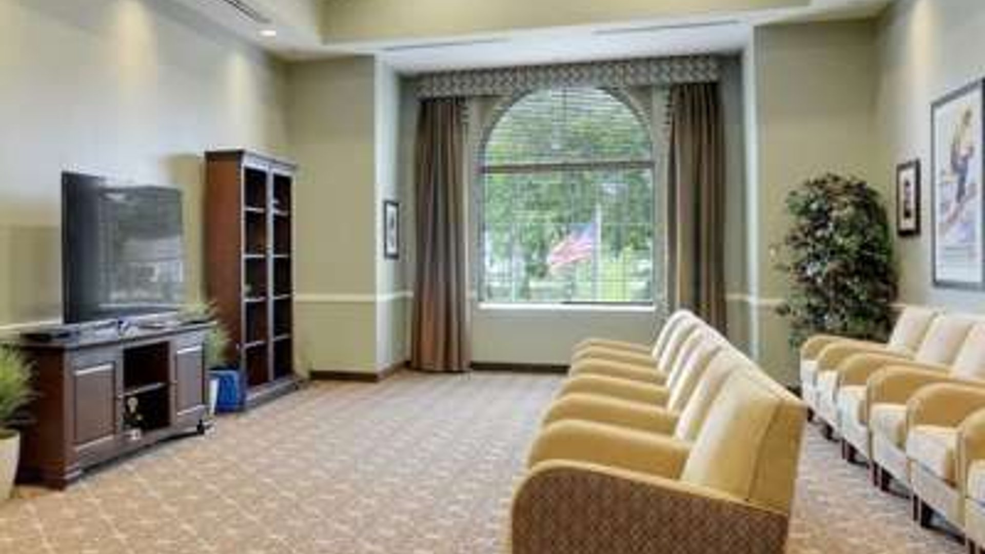 System.Collections.Generic.List`1[AFS.Common.Models.Photo] - Image 4