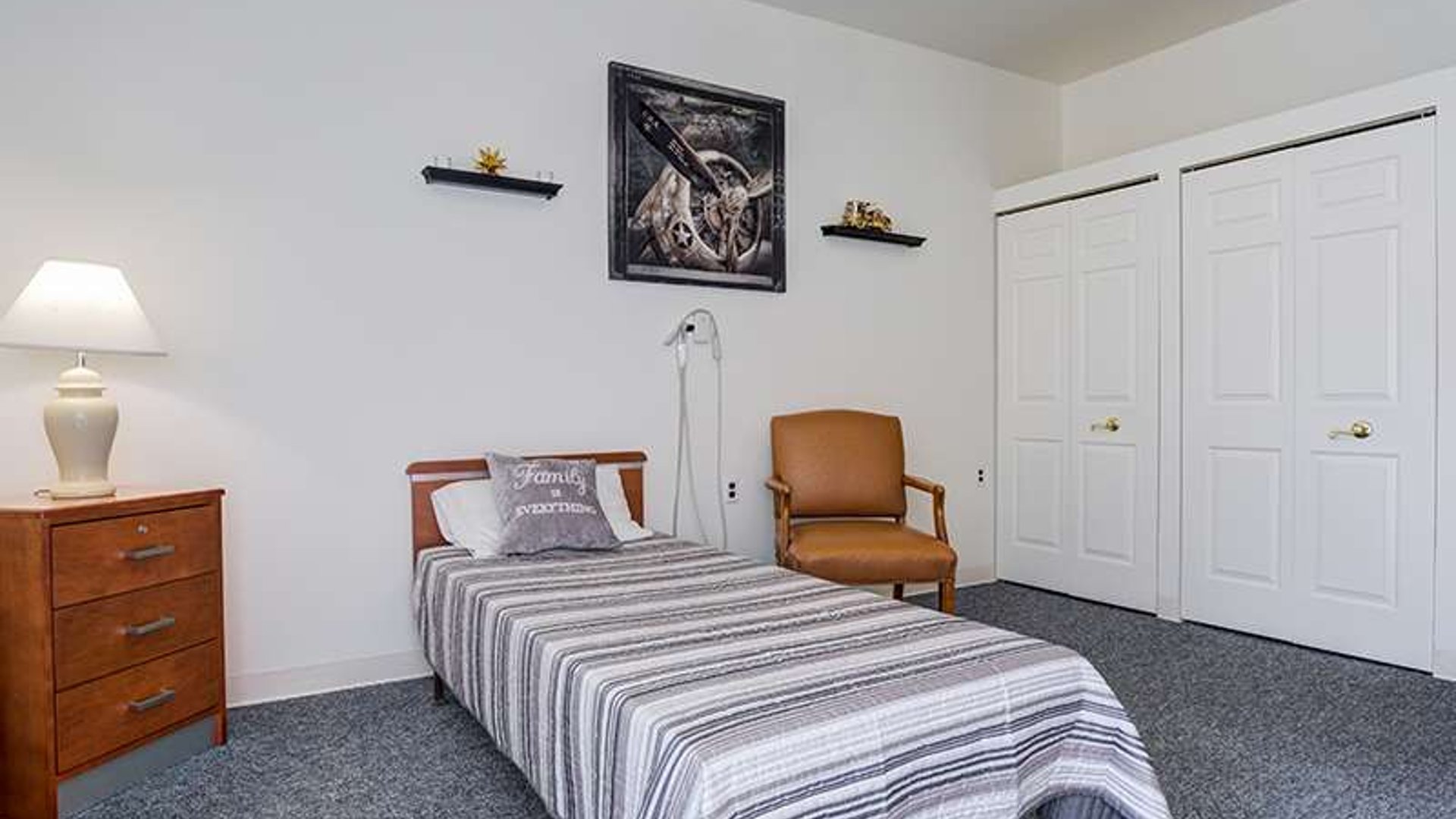 System.Collections.Generic.List`1[AFS.Common.Models.Photo] - Image 6