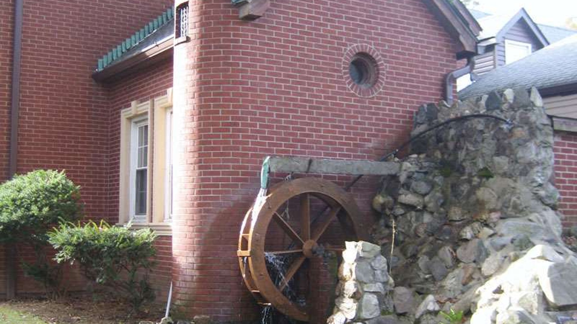 System.Collections.Generic.List`1[AFS.Common.Models.Photo] - Image 1