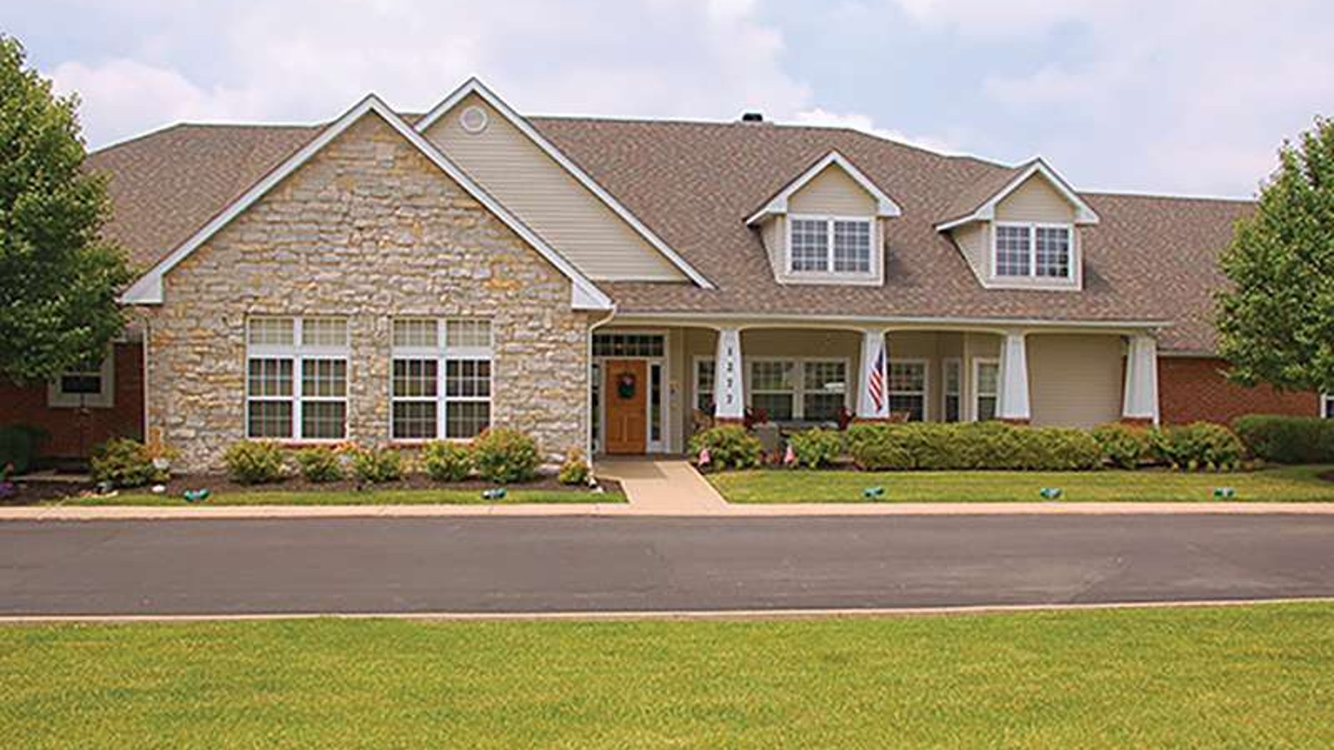 System.Collections.Generic.List`1[AFS.Common.Models.Photo] - Image 1