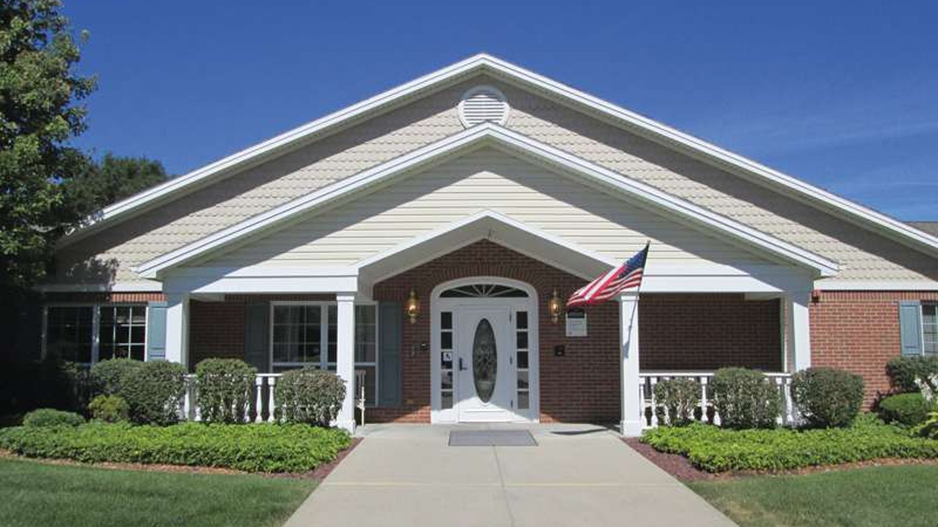 System.Collections.Generic.List`1[AFS.Common.Models.Photo] - Image 1