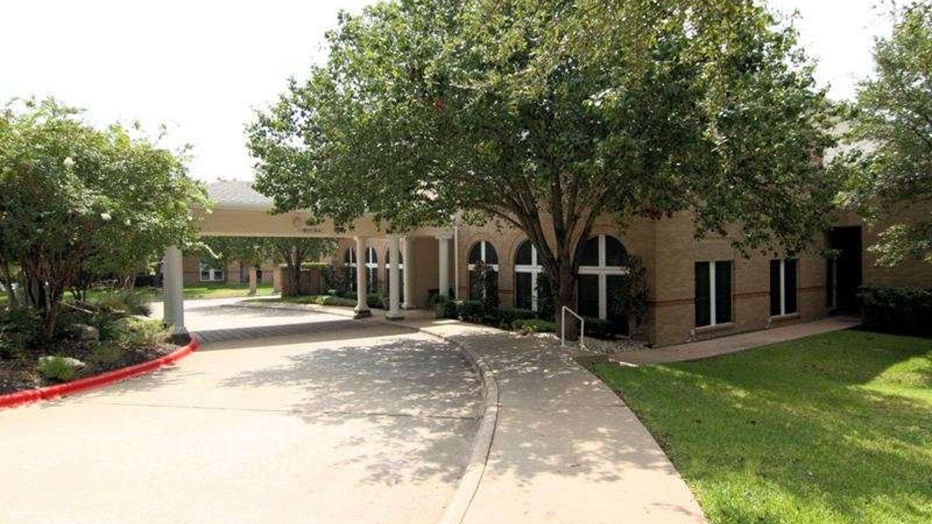 System.Collections.Generic.List`1[AFS.Common.Models.Photo] - Image 1