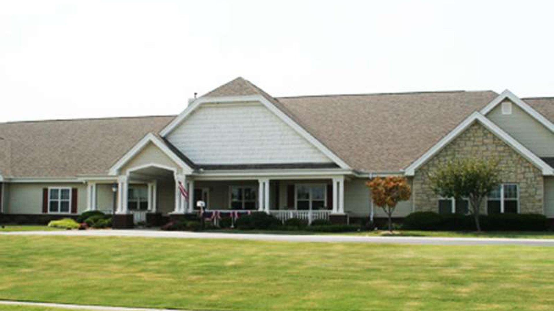 System.Collections.Generic.List`1[AFS.Common.Models.Photo] - Image 1