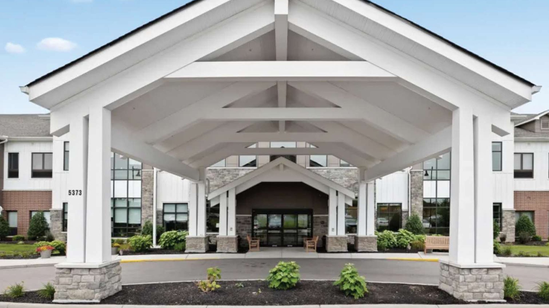 System.Collections.Generic.List`1[AFS.Common.Models.Photo] - Image 1