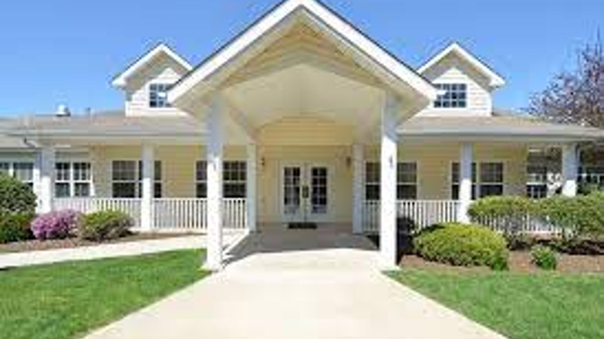 System.Collections.Generic.List`1[AFS.Common.Models.Photo] - Image 1