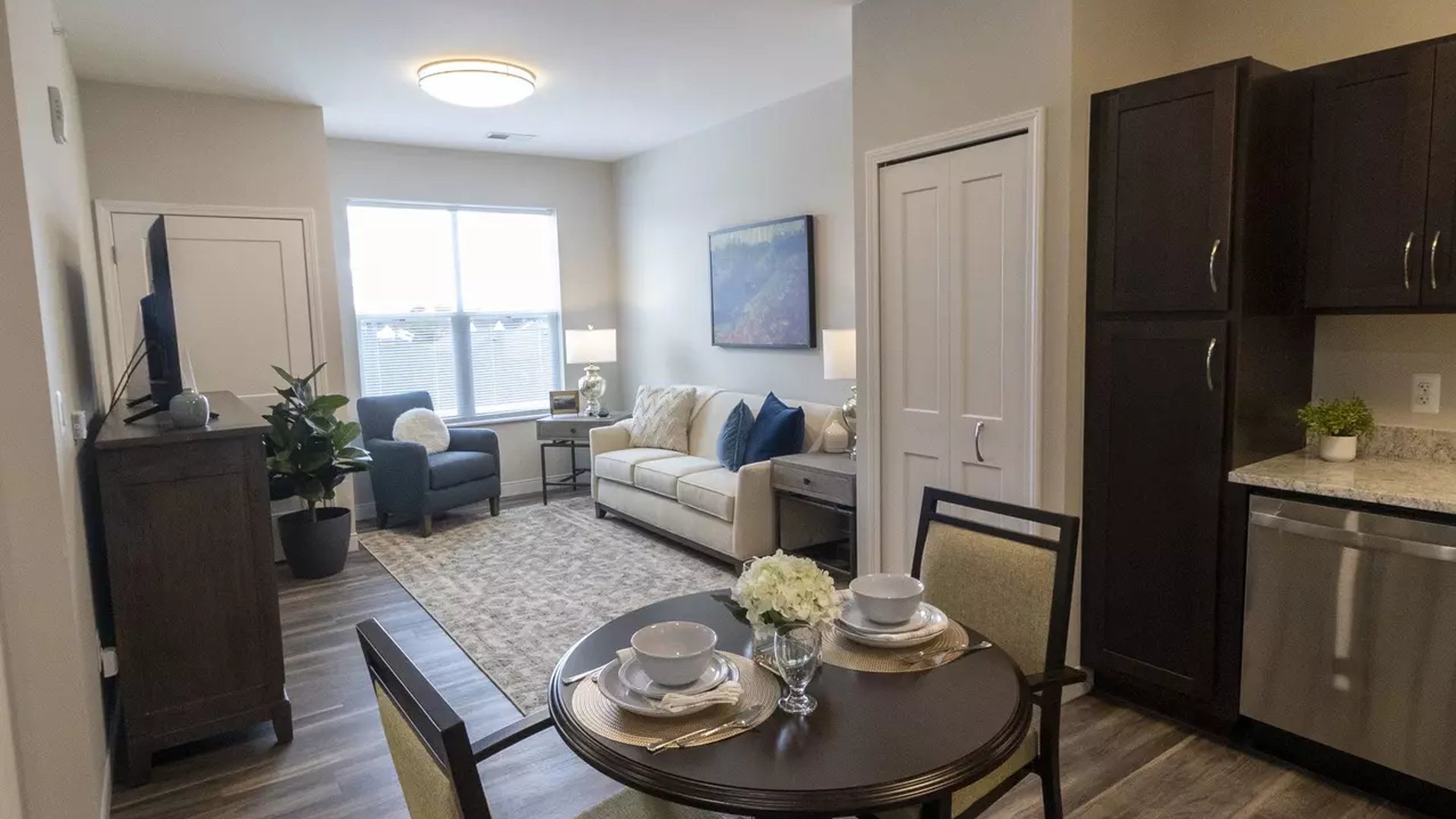 System.Collections.Generic.List`1[AFS.Common.Models.Photo] - Image 6