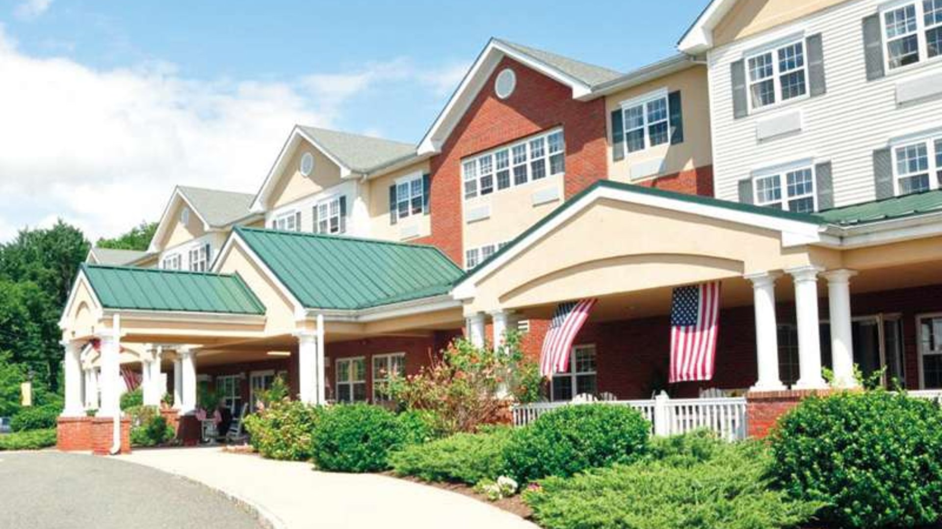 System.Collections.Generic.List`1[AFS.Common.Models.Photo] - Image 1