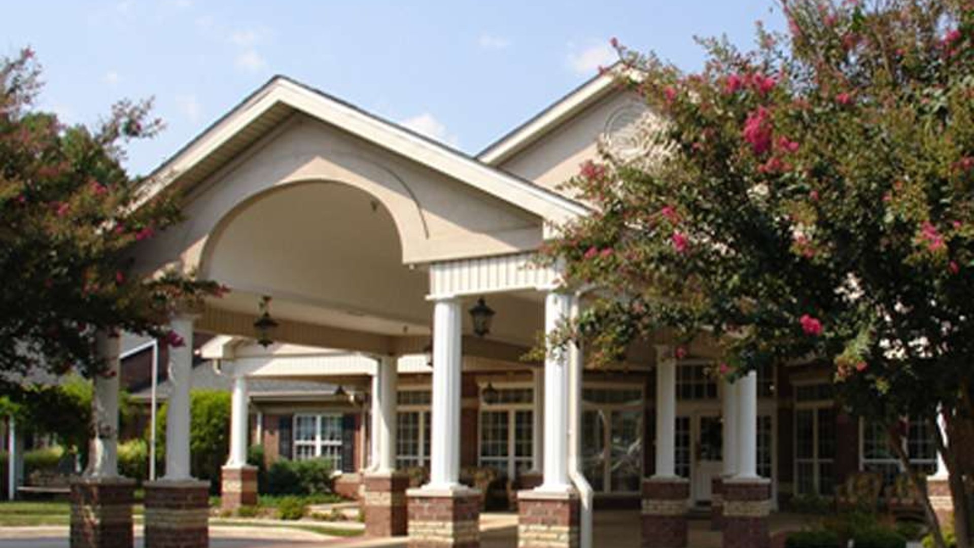 System.Collections.Generic.List`1[AFS.Common.Models.Photo] - Image 1