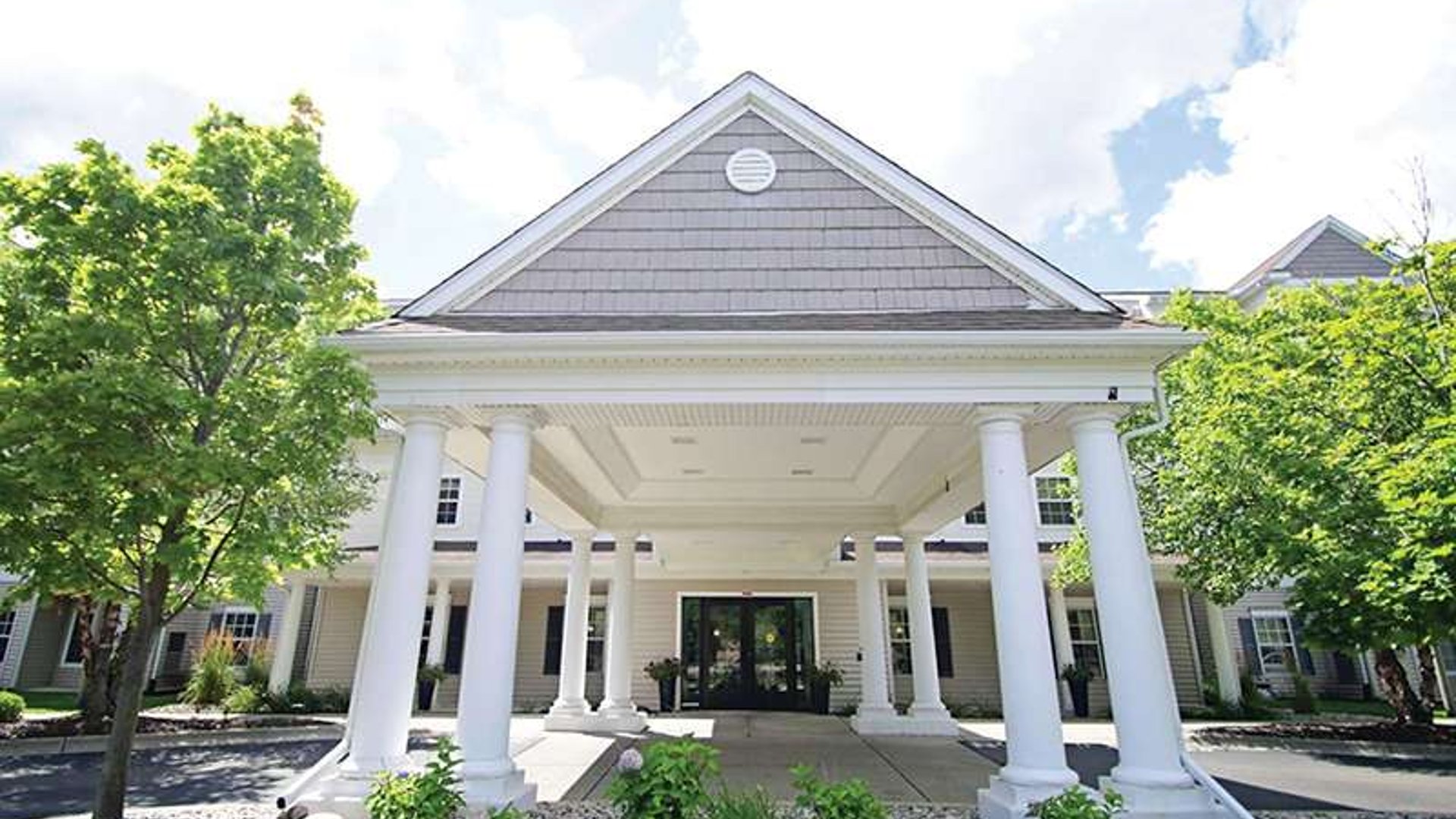 System.Collections.Generic.List`1[AFS.Common.Models.Photo] - Image 1