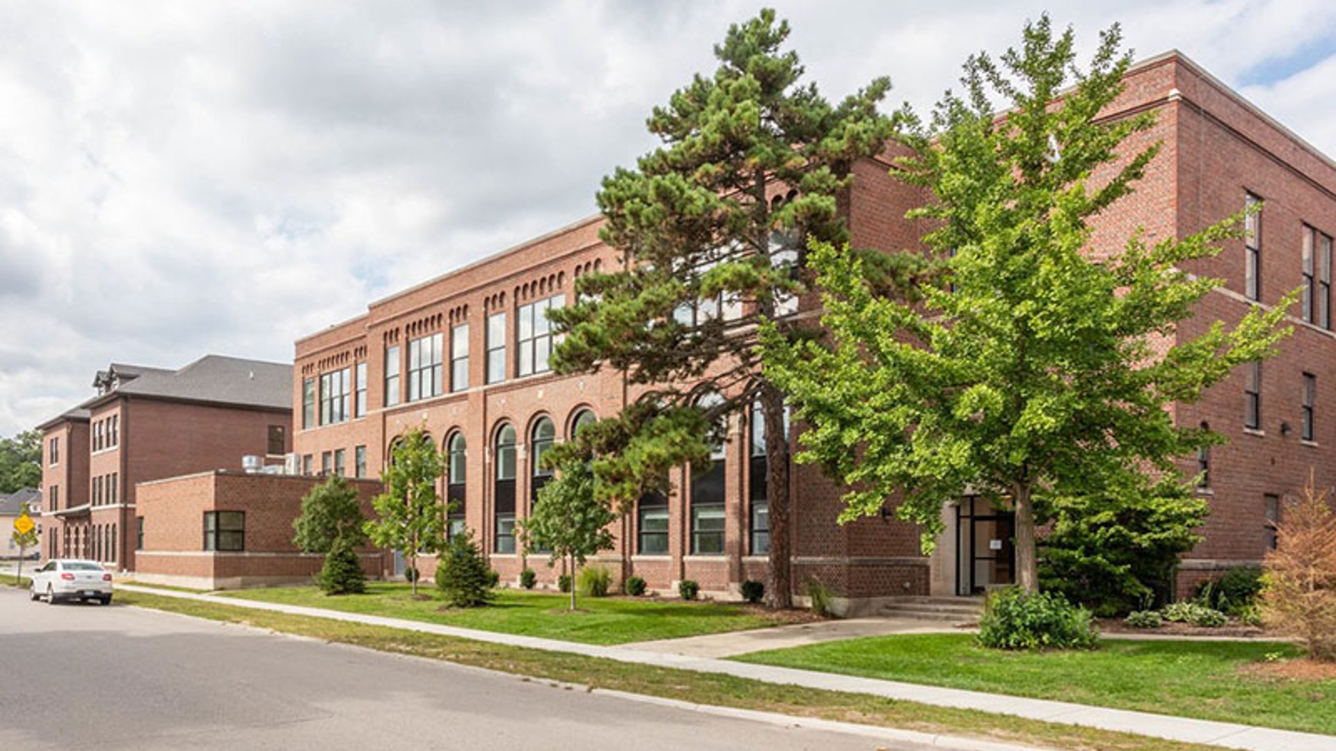 System.Collections.Generic.List`1[AFS.Common.Models.Photo] - Image 2