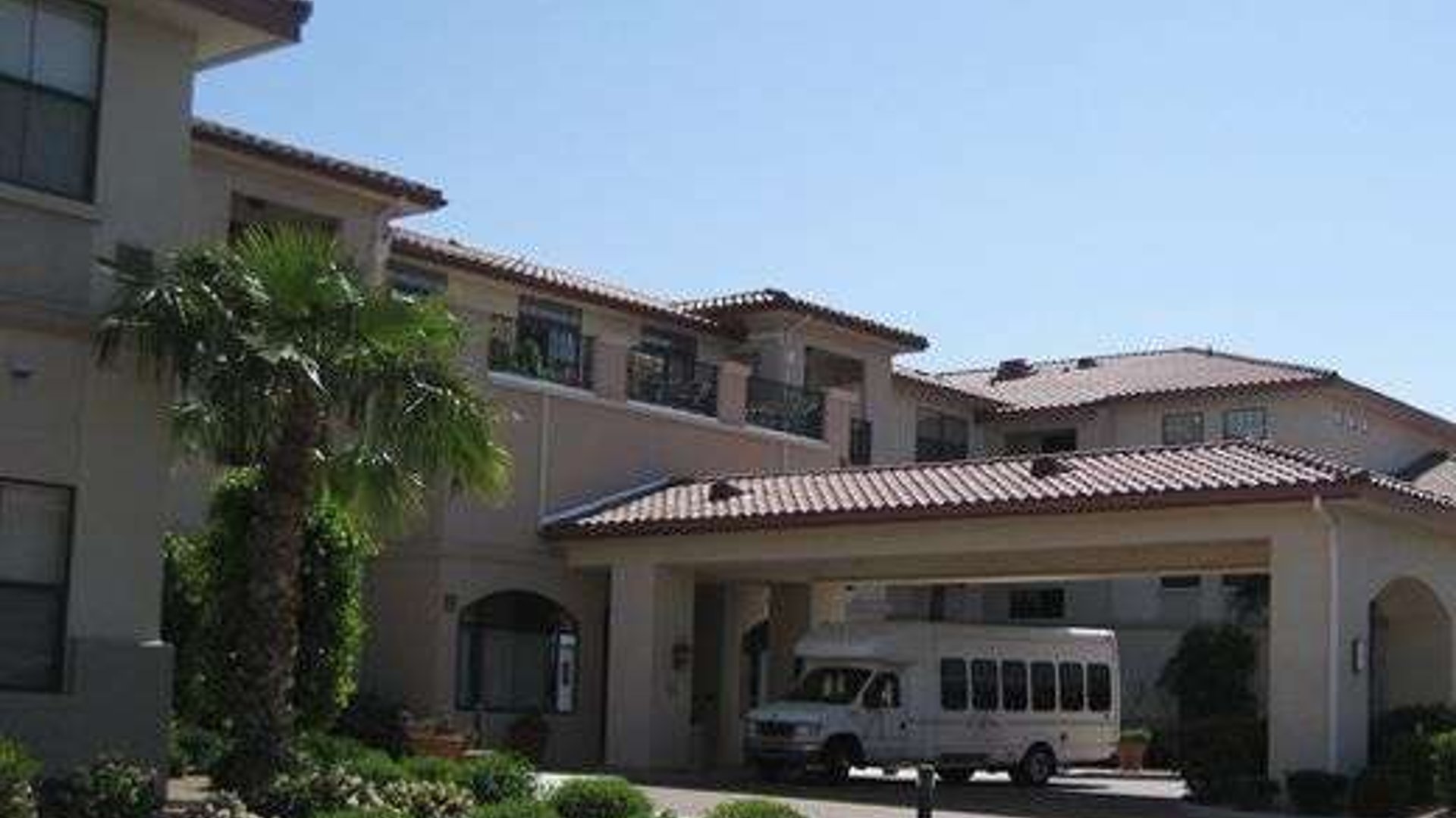 System.Collections.Generic.List`1[AFS.Common.Models.Photo] - Image 1