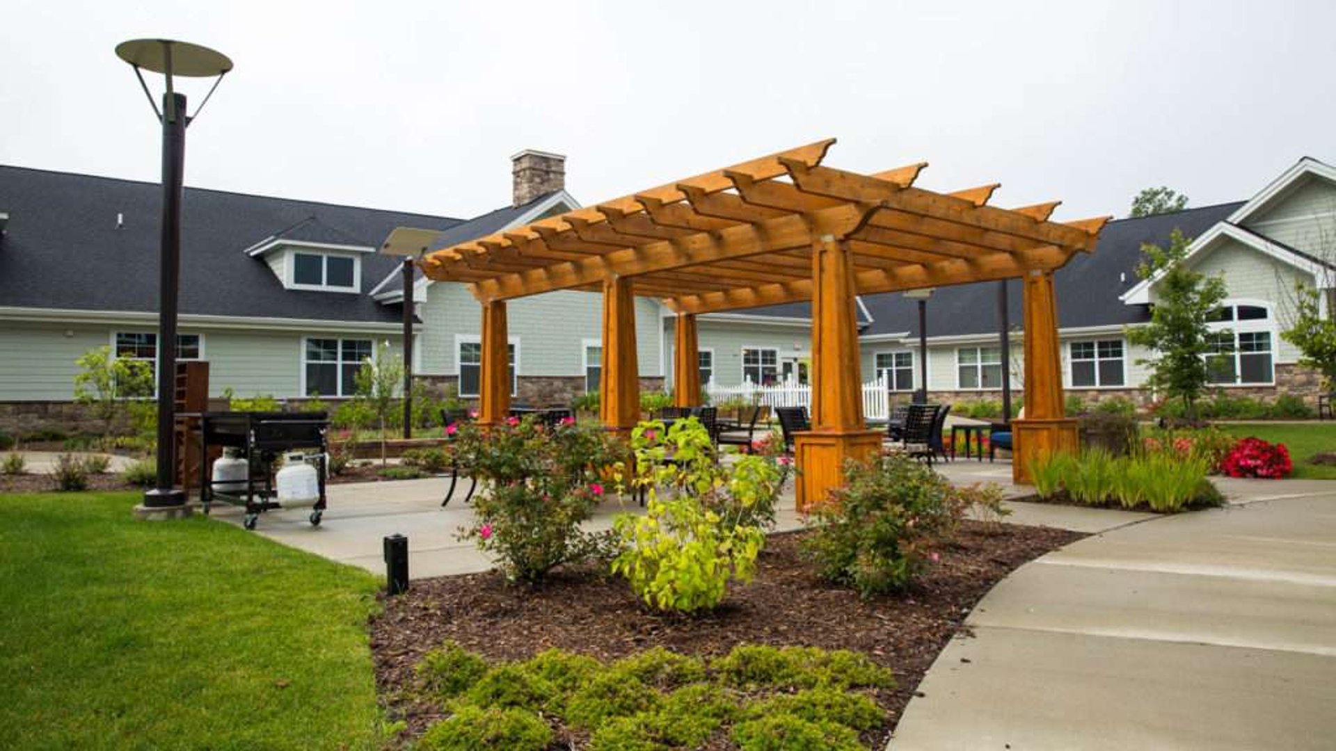 System.Collections.Generic.List`1[AFS.Common.Models.Photo] - Image 1