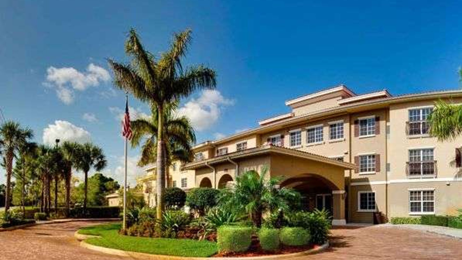 System.Collections.Generic.List`1[AFS.Common.Models.Photo] - Image 1