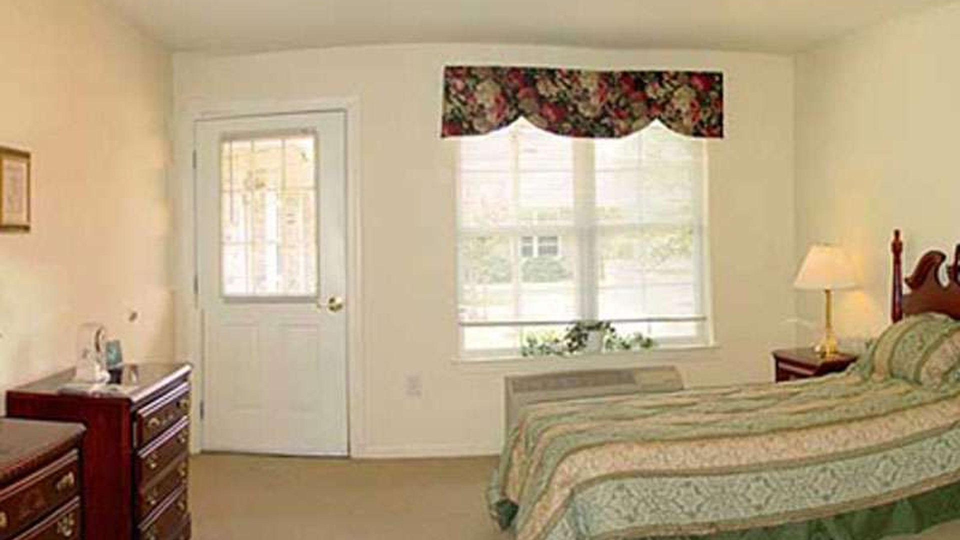 System.Collections.Generic.List`1[AFS.Common.Models.Photo] - Image 4