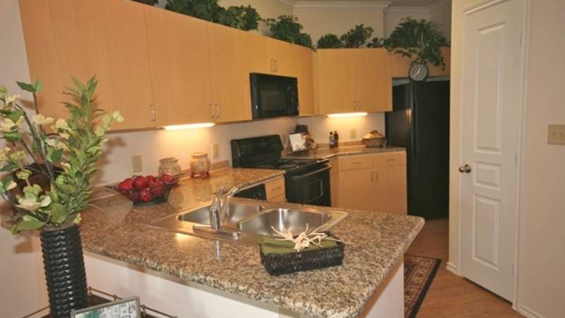 System.Collections.Generic.List`1[AFS.Common.Models.Photo] - Image 5