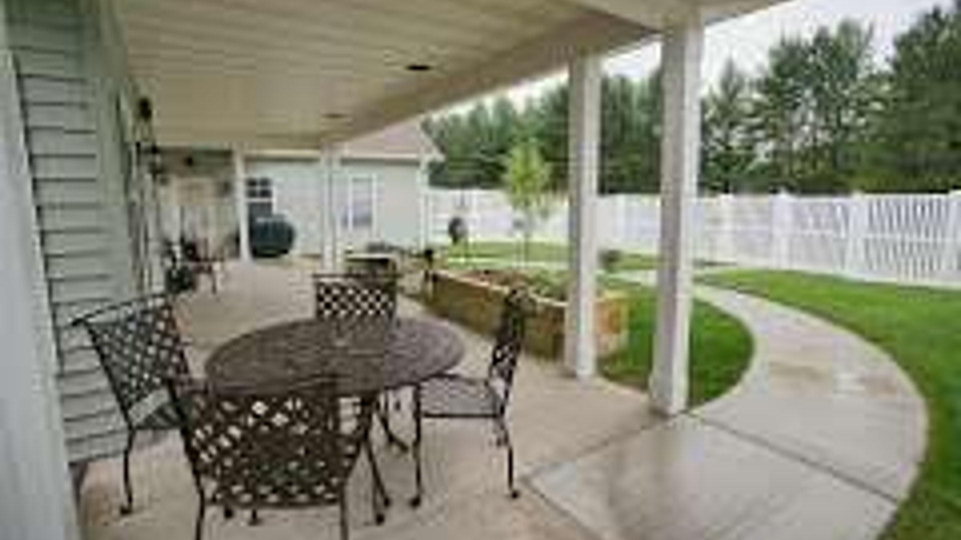 System.Collections.Generic.List`1[AFS.Common.Models.Photo] - Image 1