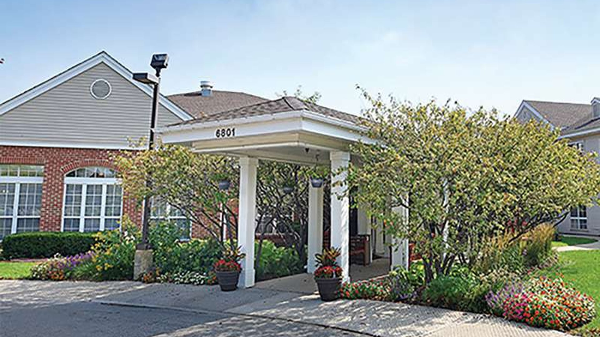 System.Collections.Generic.List`1[AFS.Common.Models.Photo] - Image 1