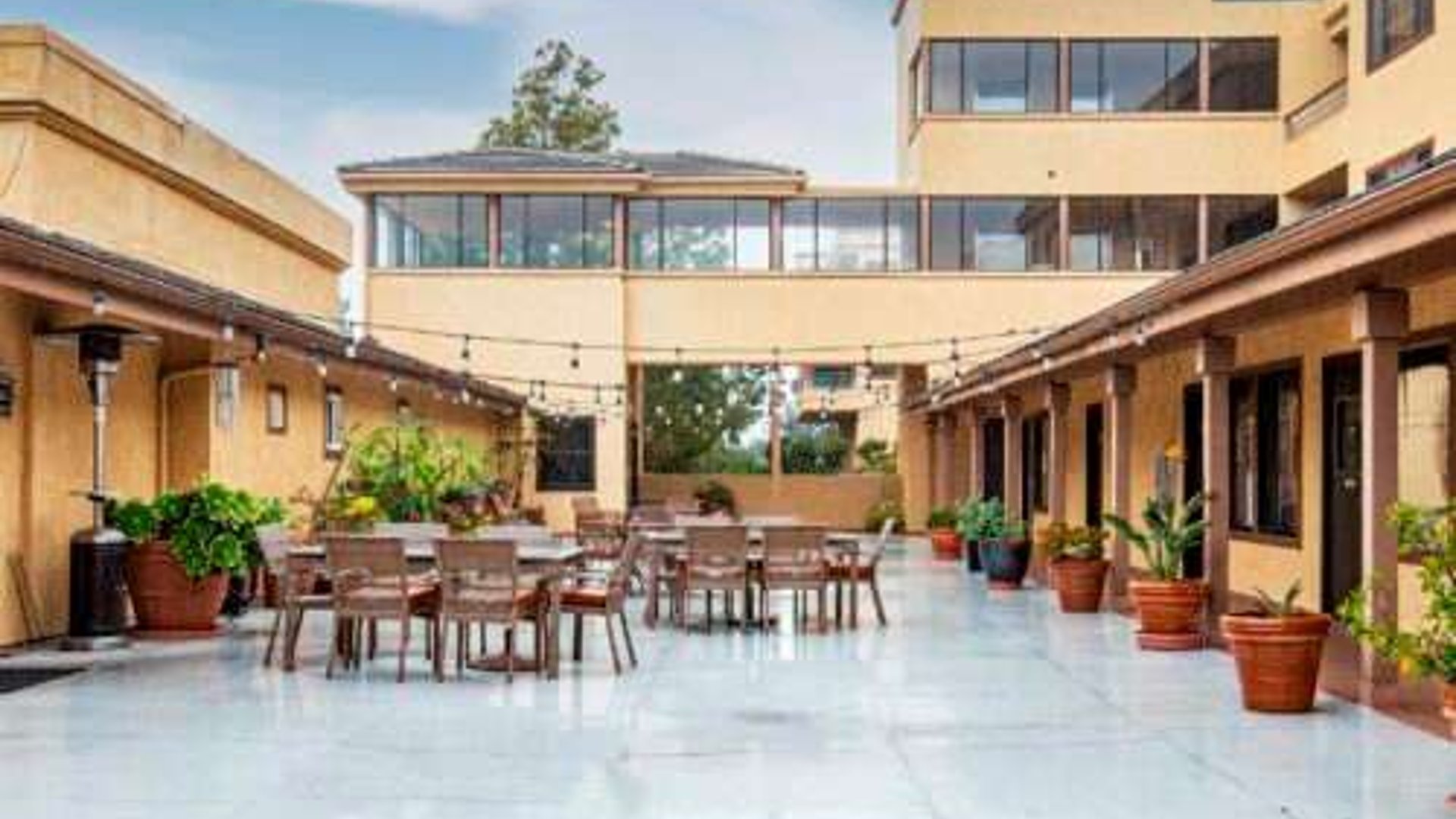 System.Collections.Generic.List`1[AFS.Common.Models.Photo] - Image 1