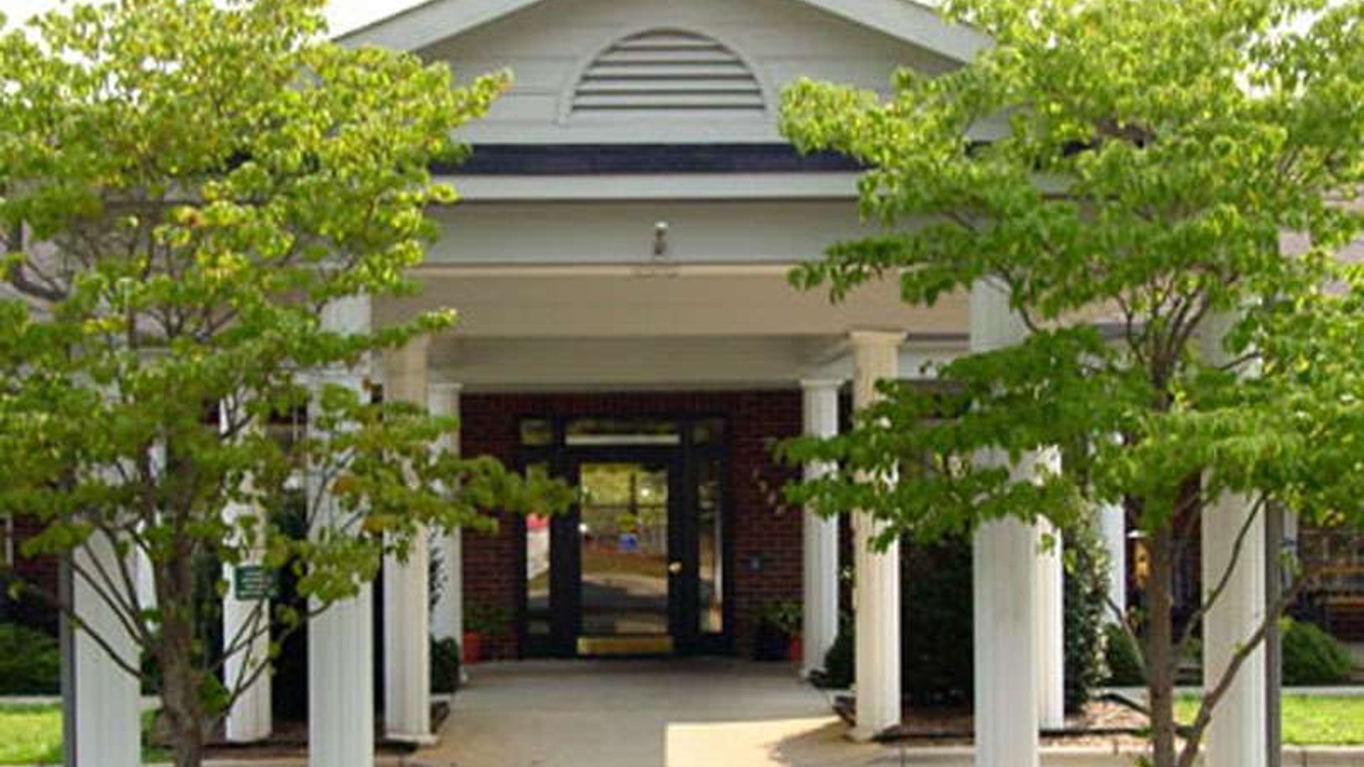 System.Collections.Generic.List`1[AFS.Common.Models.Photo] - Image 1