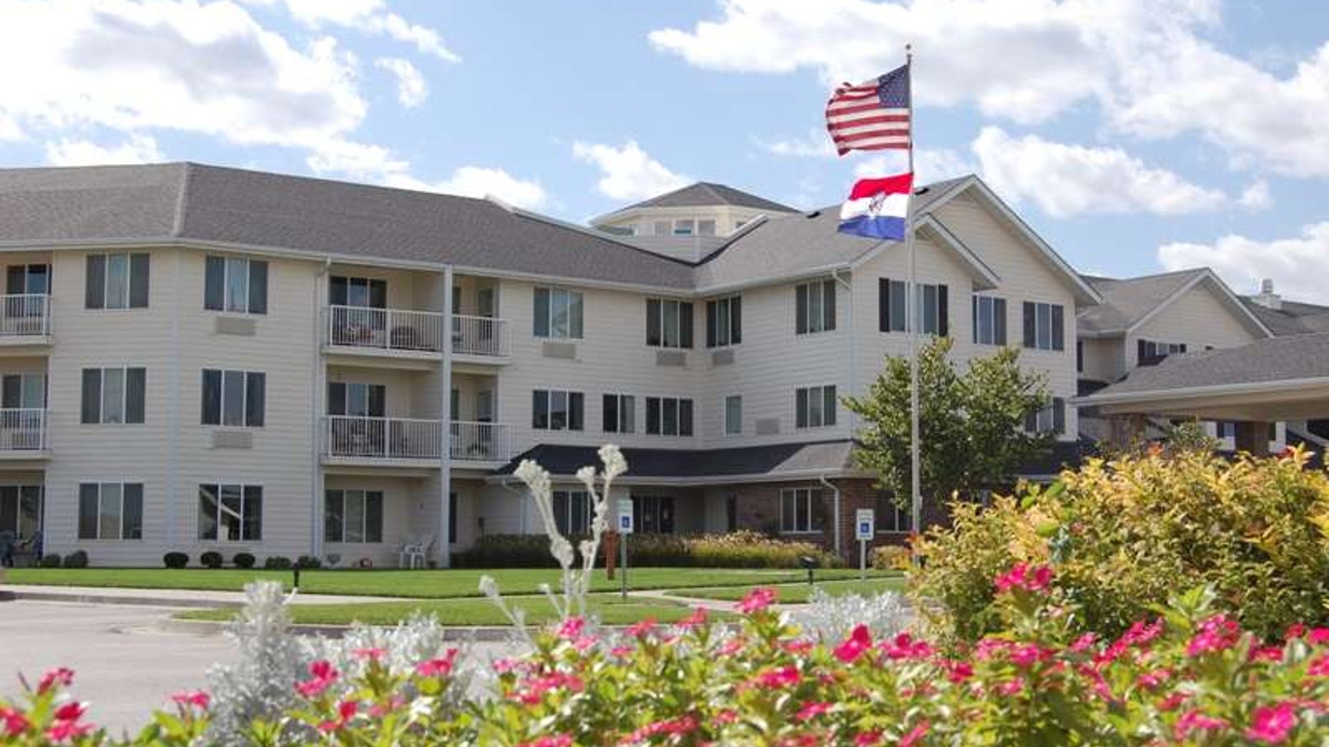 System.Collections.Generic.List`1[AFS.Common.Models.Photo] - Image 1