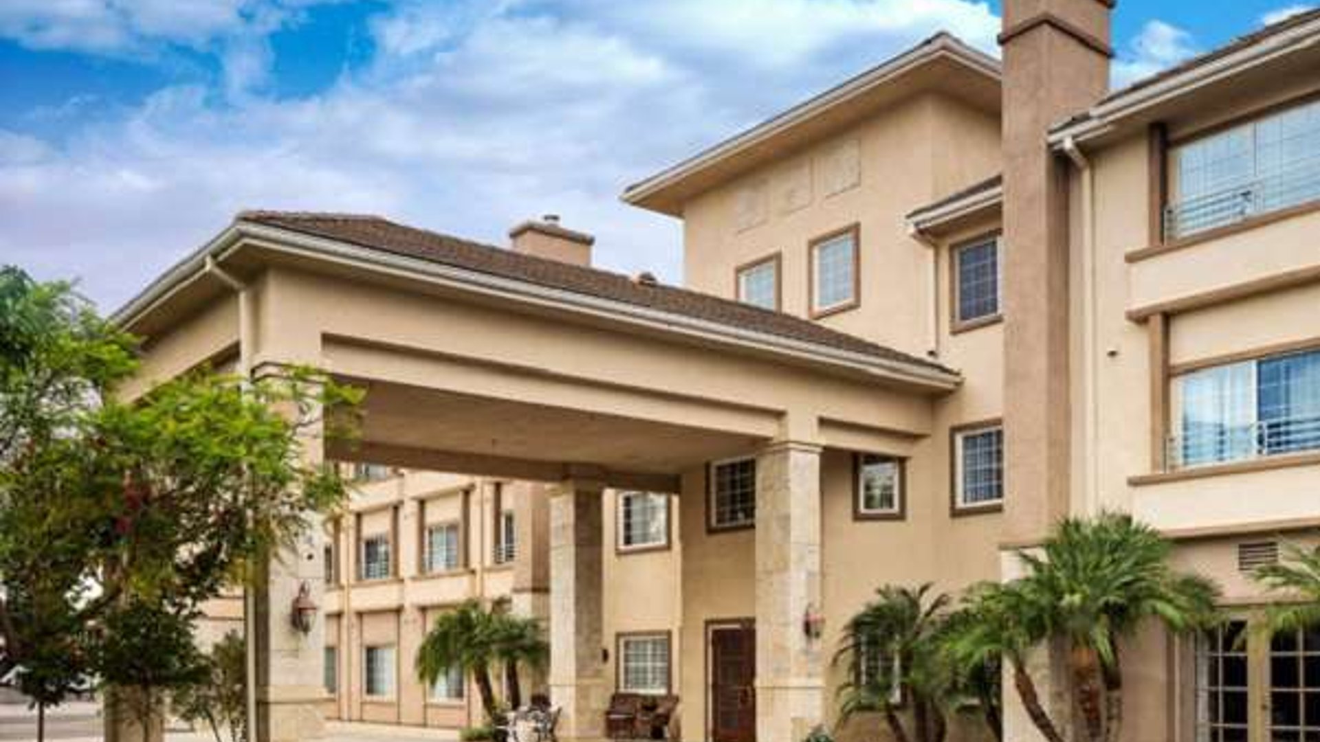 System.Collections.Generic.List`1[AFS.Common.Models.Photo] - Image 1