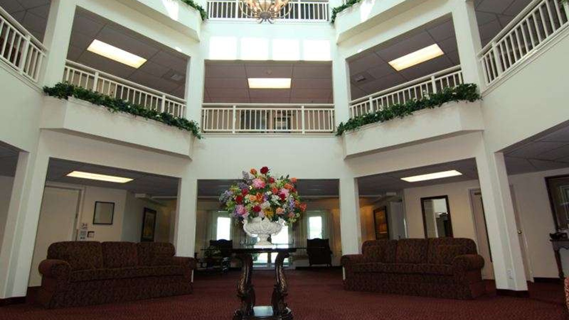 System.Collections.Generic.List`1[AFS.Common.Models.Photo] - Image 2