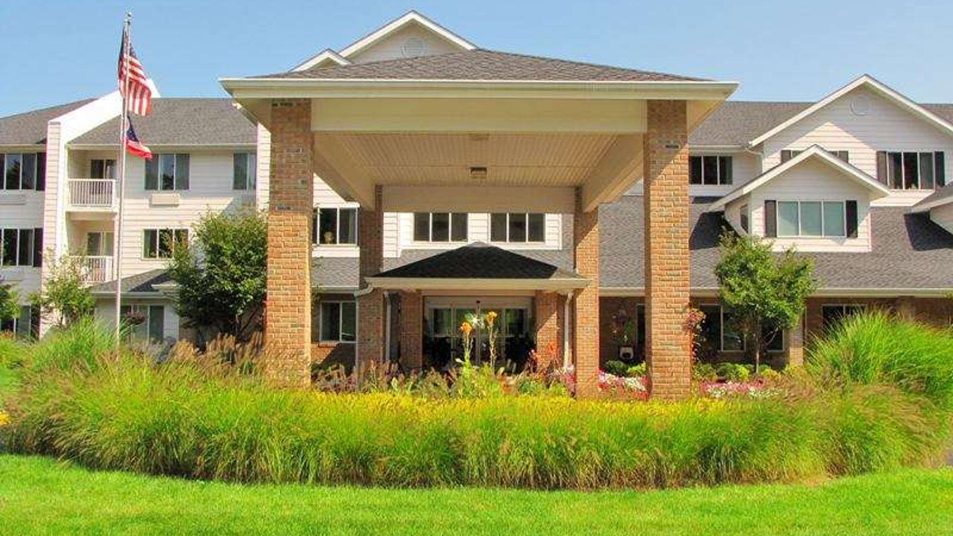 System.Collections.Generic.List`1[AFS.Common.Models.Photo] - Image 1