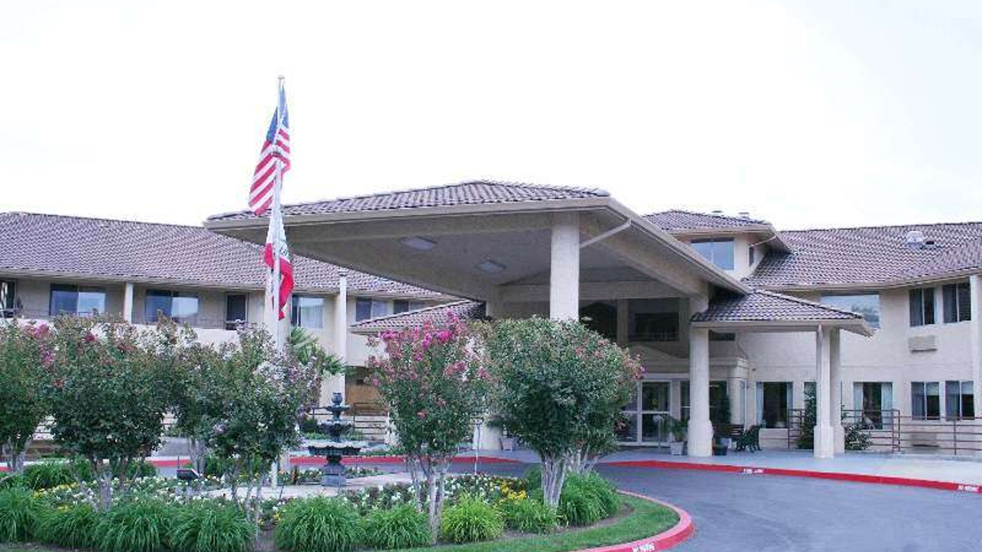 System.Collections.Generic.List`1[AFS.Common.Models.Photo] - Image 1