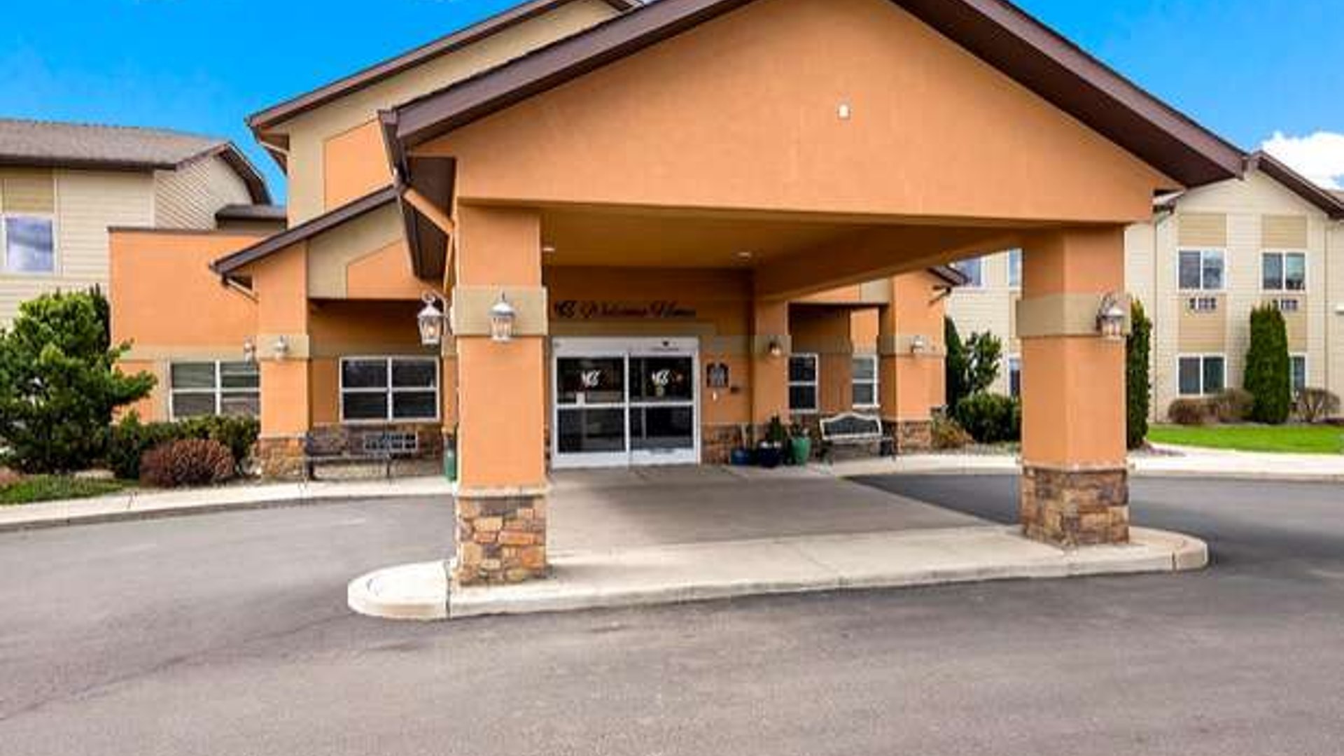 System.Collections.Generic.List`1[AFS.Common.Models.Photo] - Image 1