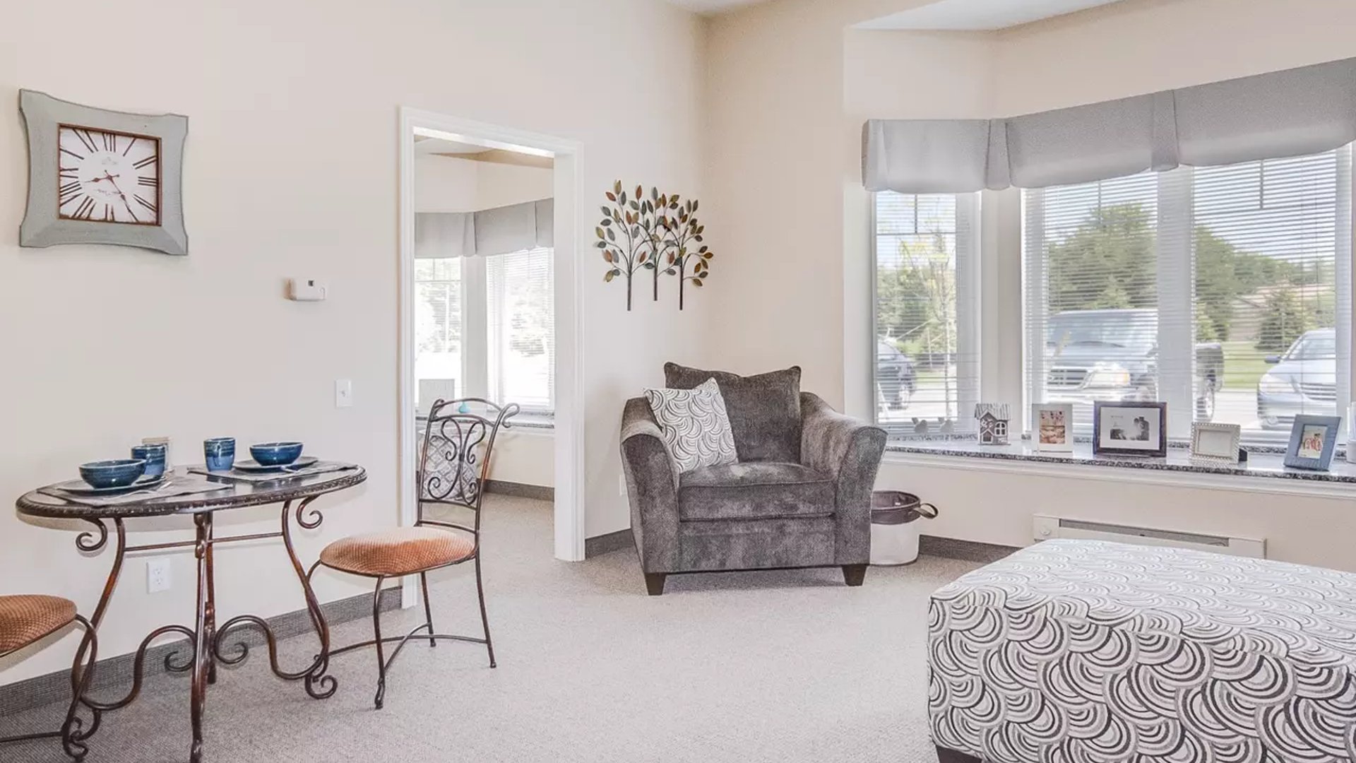 System.Collections.Generic.List`1[AFS.Common.Models.Photo] - Image 6