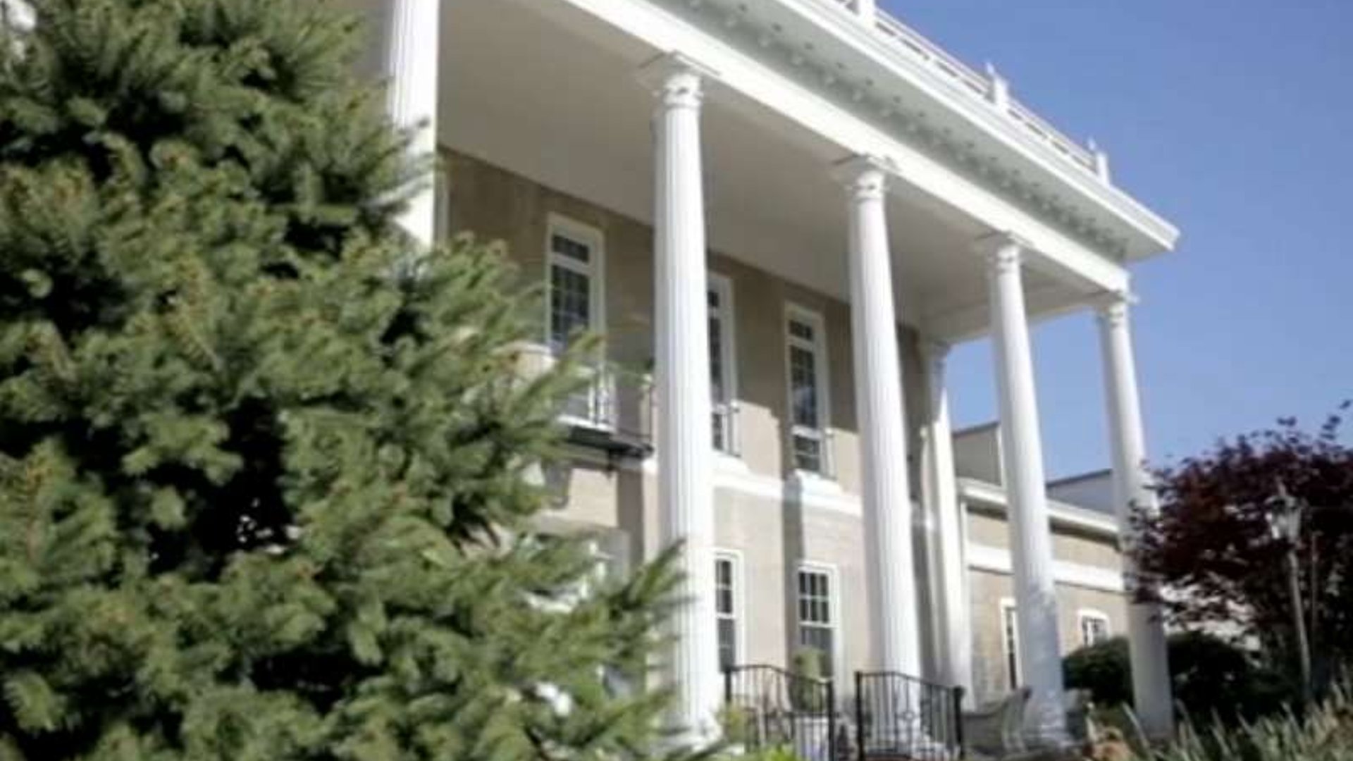 System.Collections.Generic.List`1[AFS.Common.Models.Photo] - Image 2