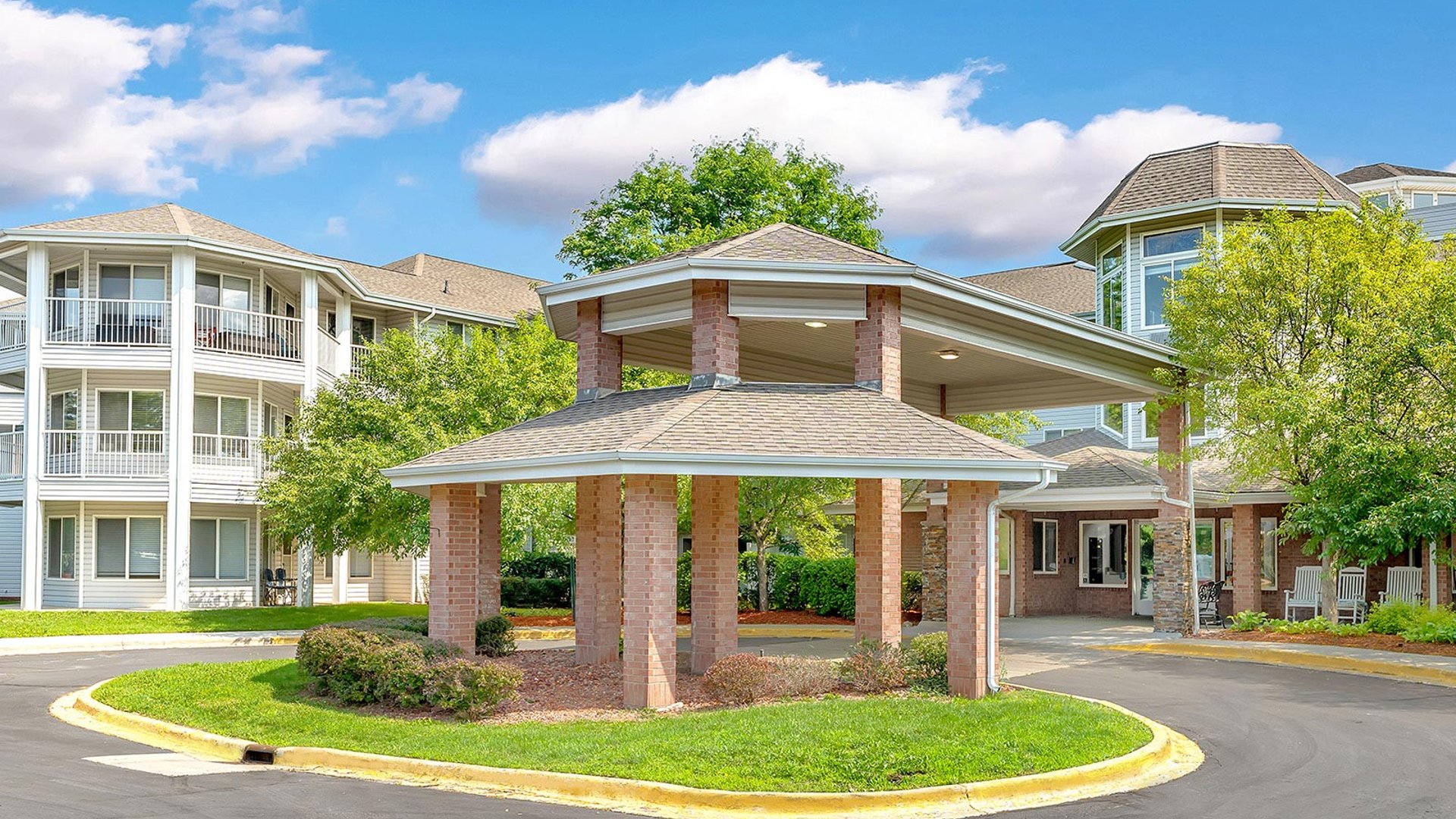 System.Collections.Generic.List`1[AFS.Common.Models.Photo] - Image 1